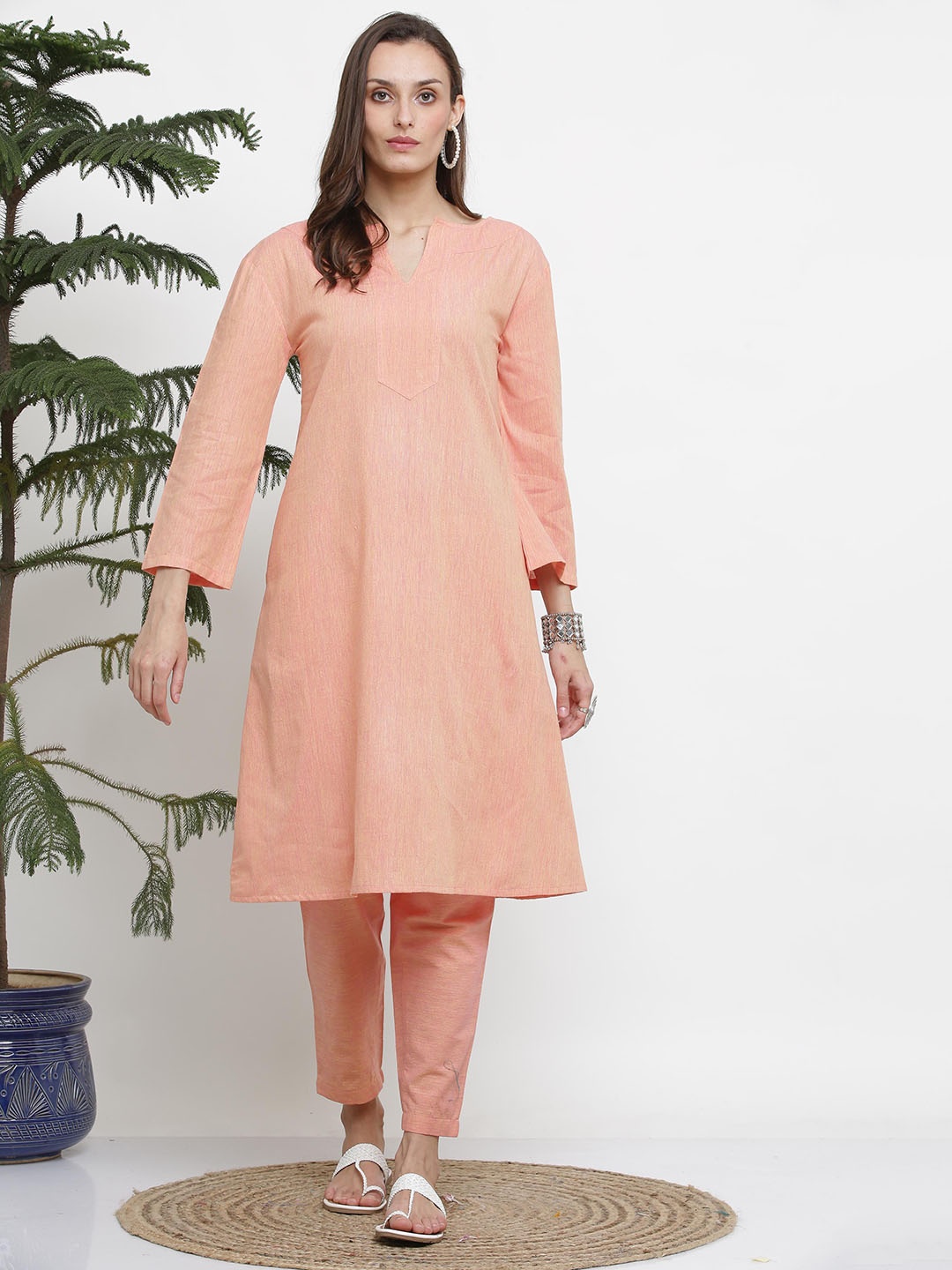 

KAANCHIE NANGGIA Straight Kurta With Trouser, Pink