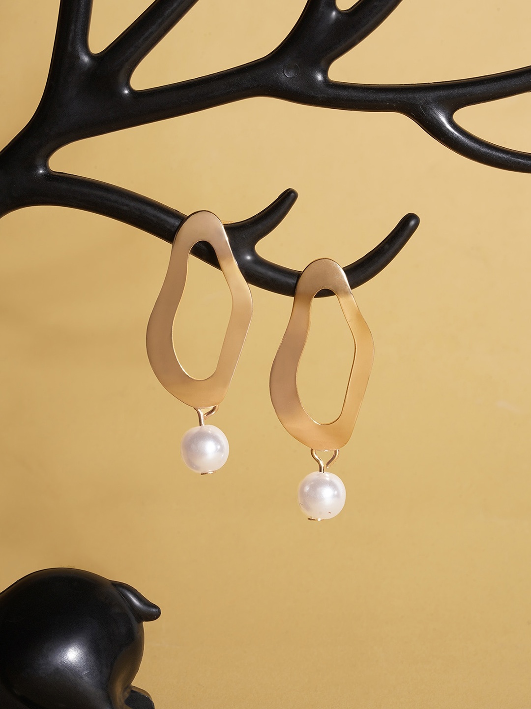 

AQUASTREET Gold-Plated Geometric Drop Earrings