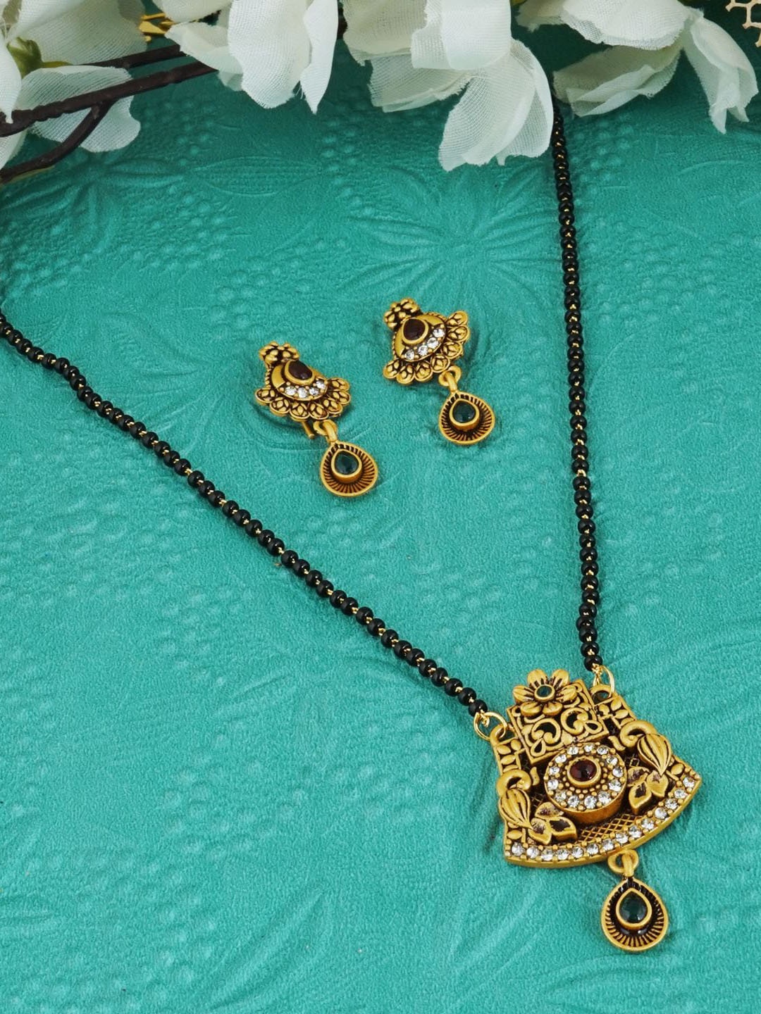 

MANSIYAORANGE Gold-Plated Studded Mangalsutra With Earrings