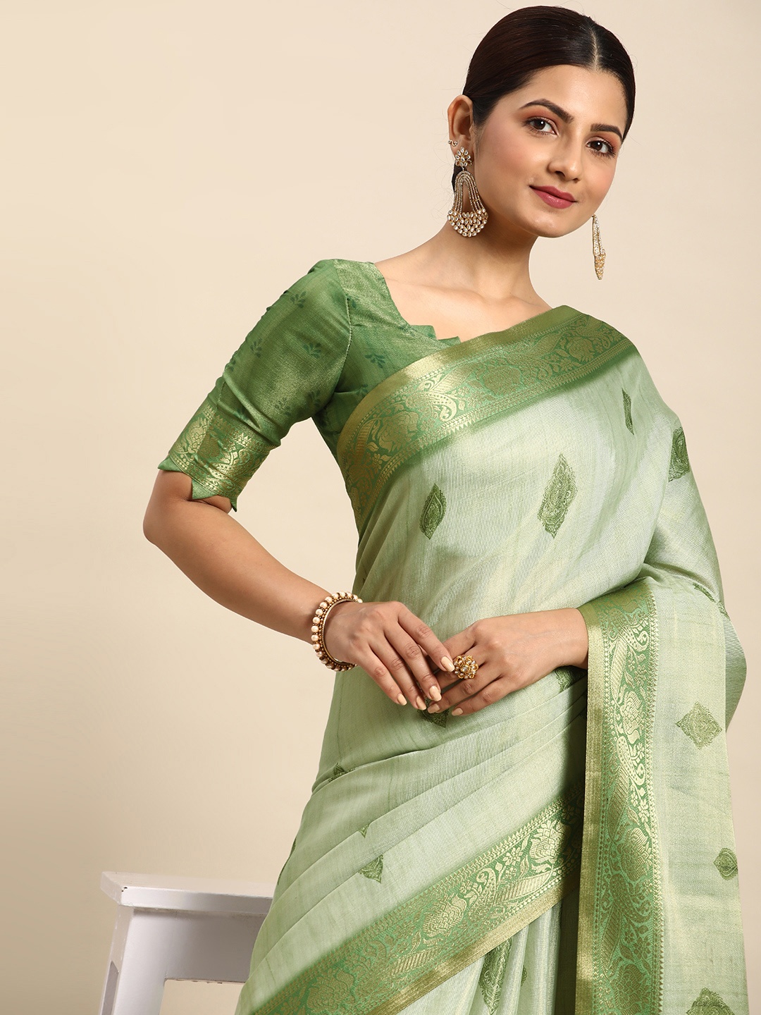 

Mitera Ethnic Motifs Printed Saree, Green