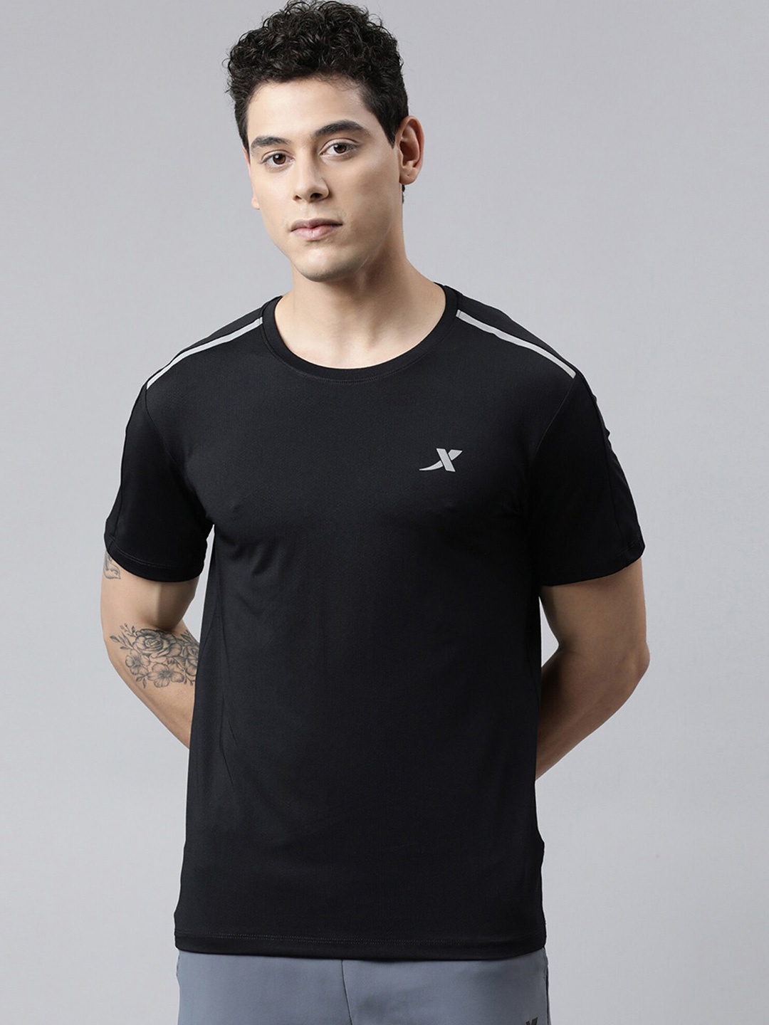

Xtep Round Neck Dry Fit Slim Fit T-shirt, Black