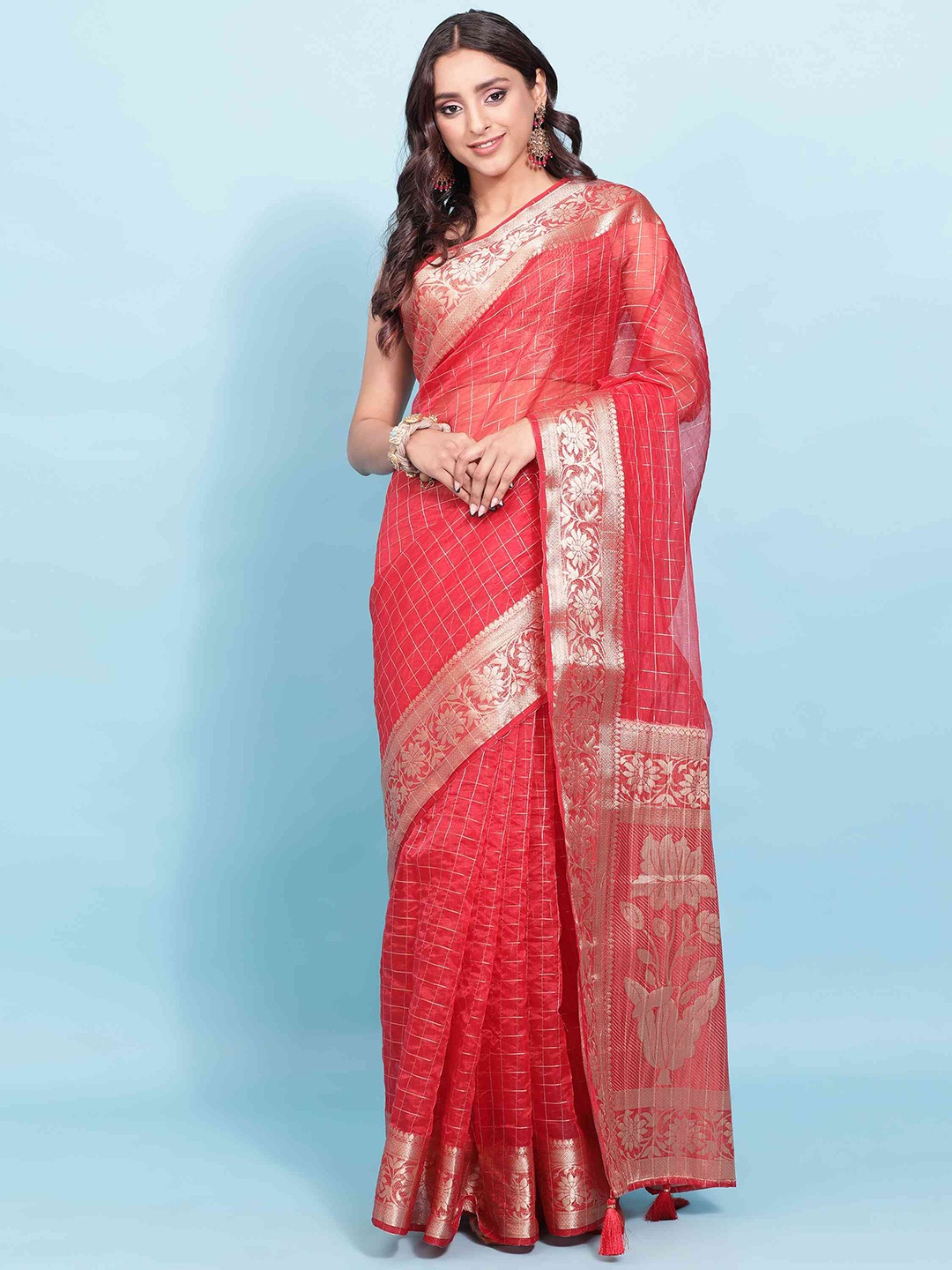 

elora Checked Zari Organza Banarasi Saree With Blouse Piece, Red