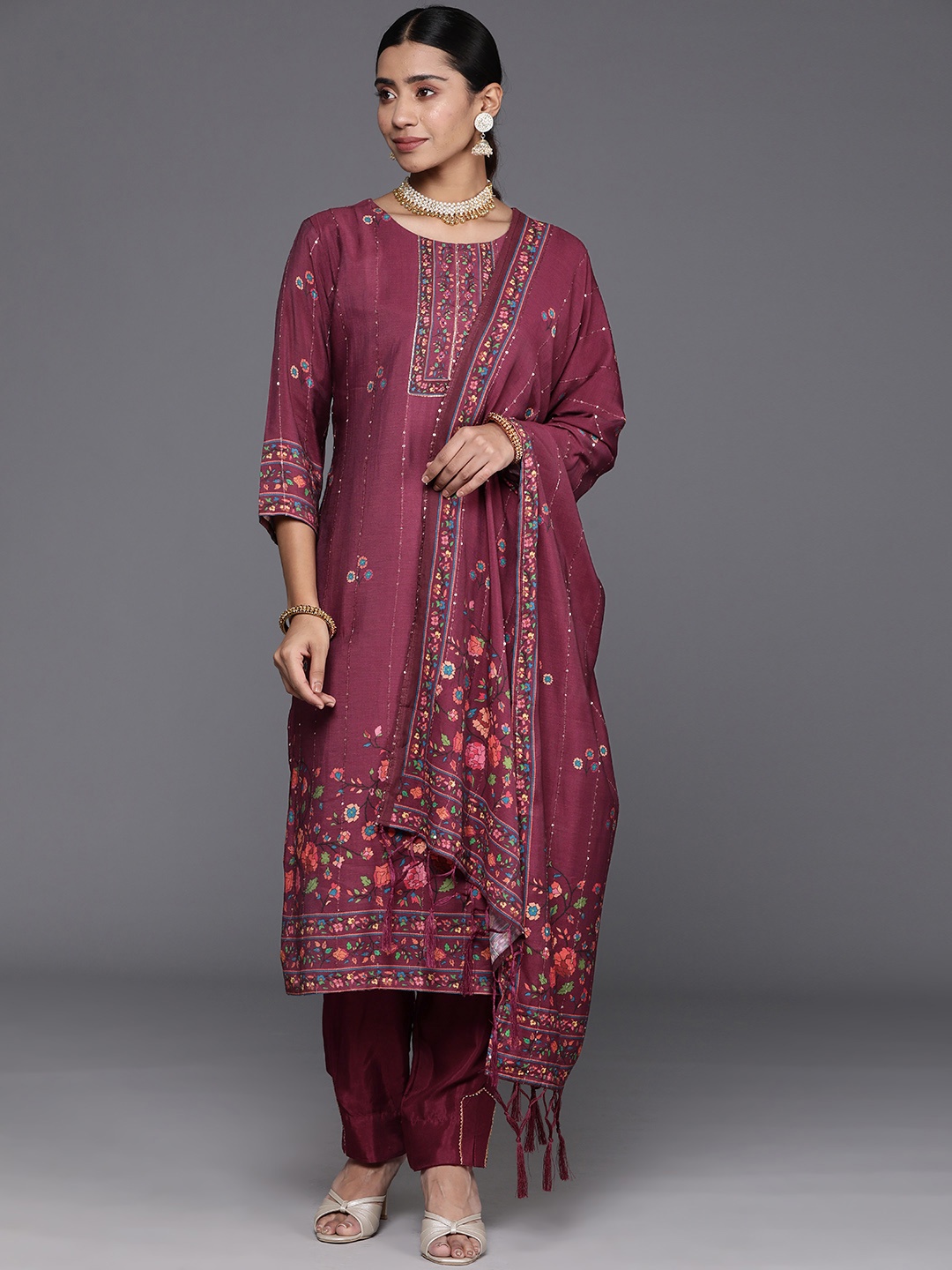 

Varanga Floral Printed Regular Sequinned Kurta with Trousers & Dupatta, Burgundy