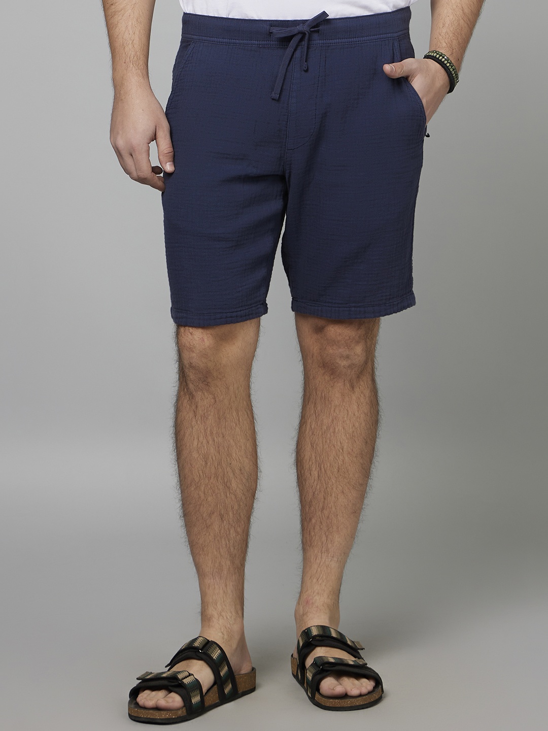 

Celio Men Mid-Rise Regular Fit Casual Shorts, Navy blue