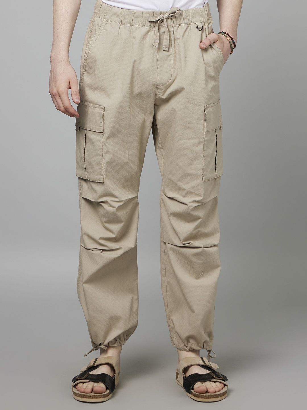 

Celio Men Mid-Rise Pure Cotton Relaxed Fit Track Pants, Brown