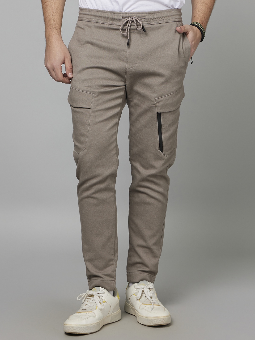 

Celio Men Mid Rise Cotton Track Pants, Brown