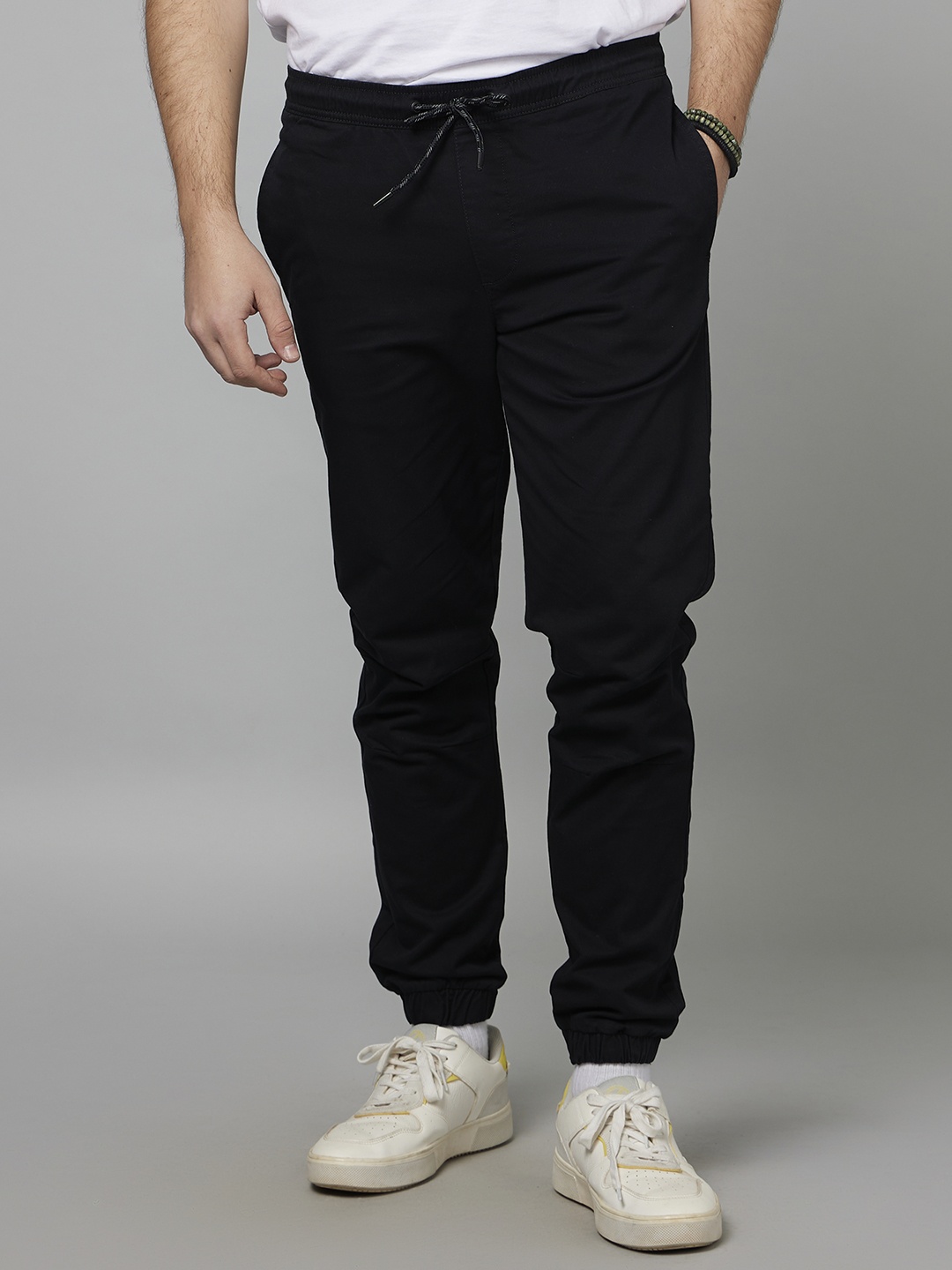 

Celio Men Mid Rise Cotton Joggers, Black