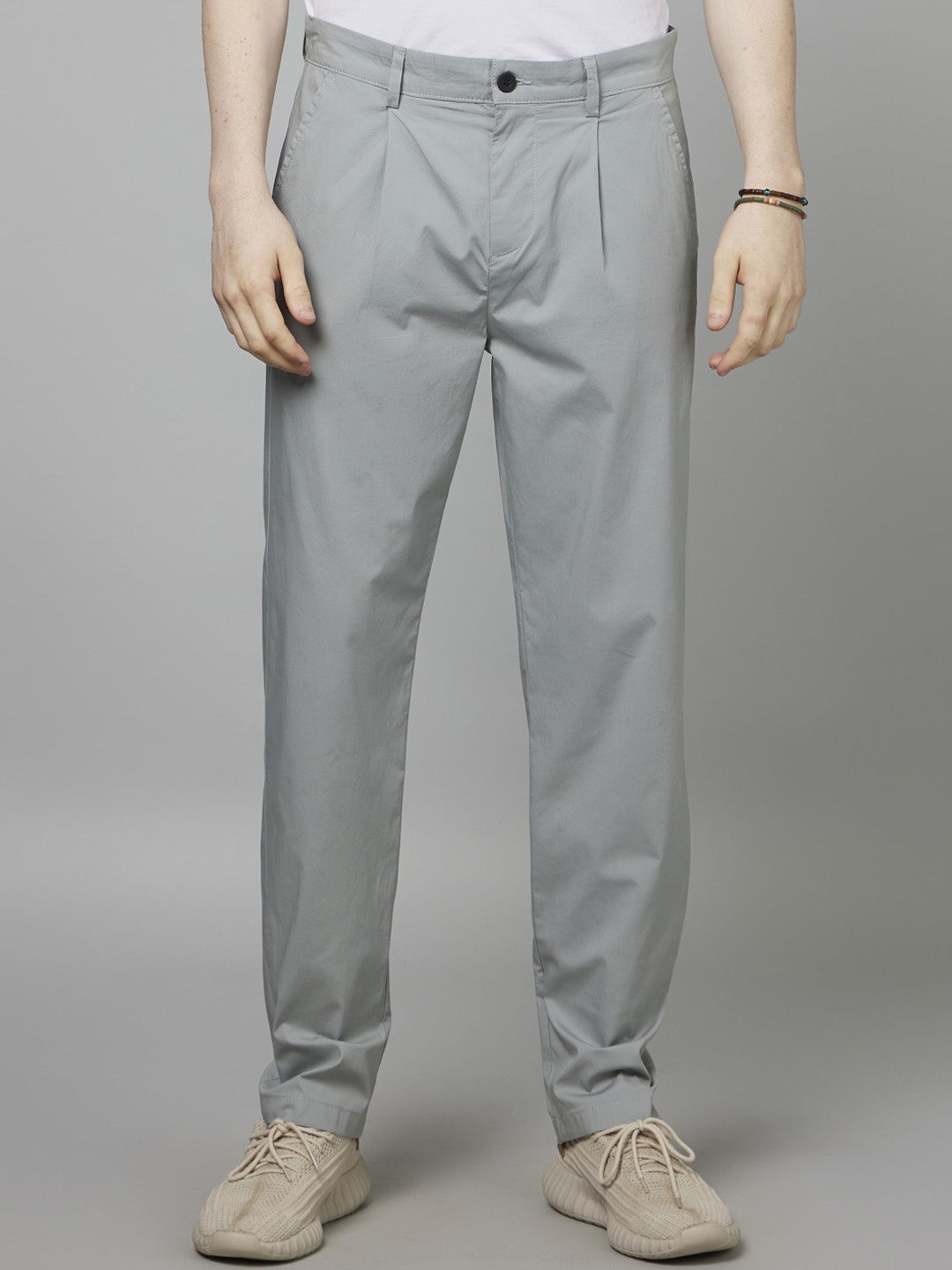 

Celio Men Classic Loose Fit Pleated Cotton Trousers, Grey