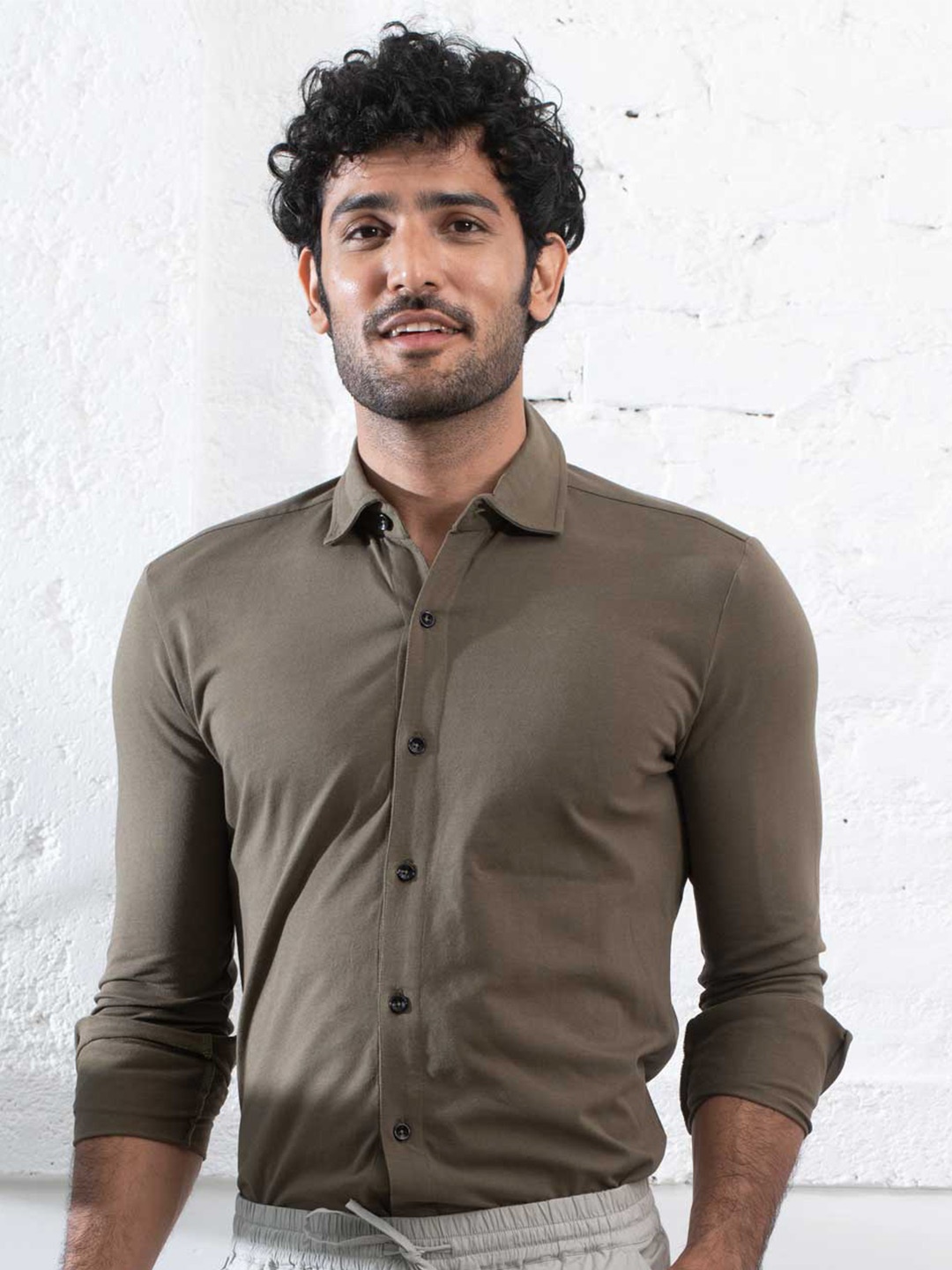 

Beyours Classic Regular Fit Casual Shirt, Olive