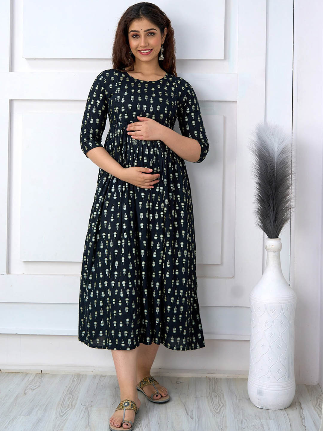 

Mialo fashion Floral Printed Fit & Flare Maternity & Feeding Ethnic Dress, Black