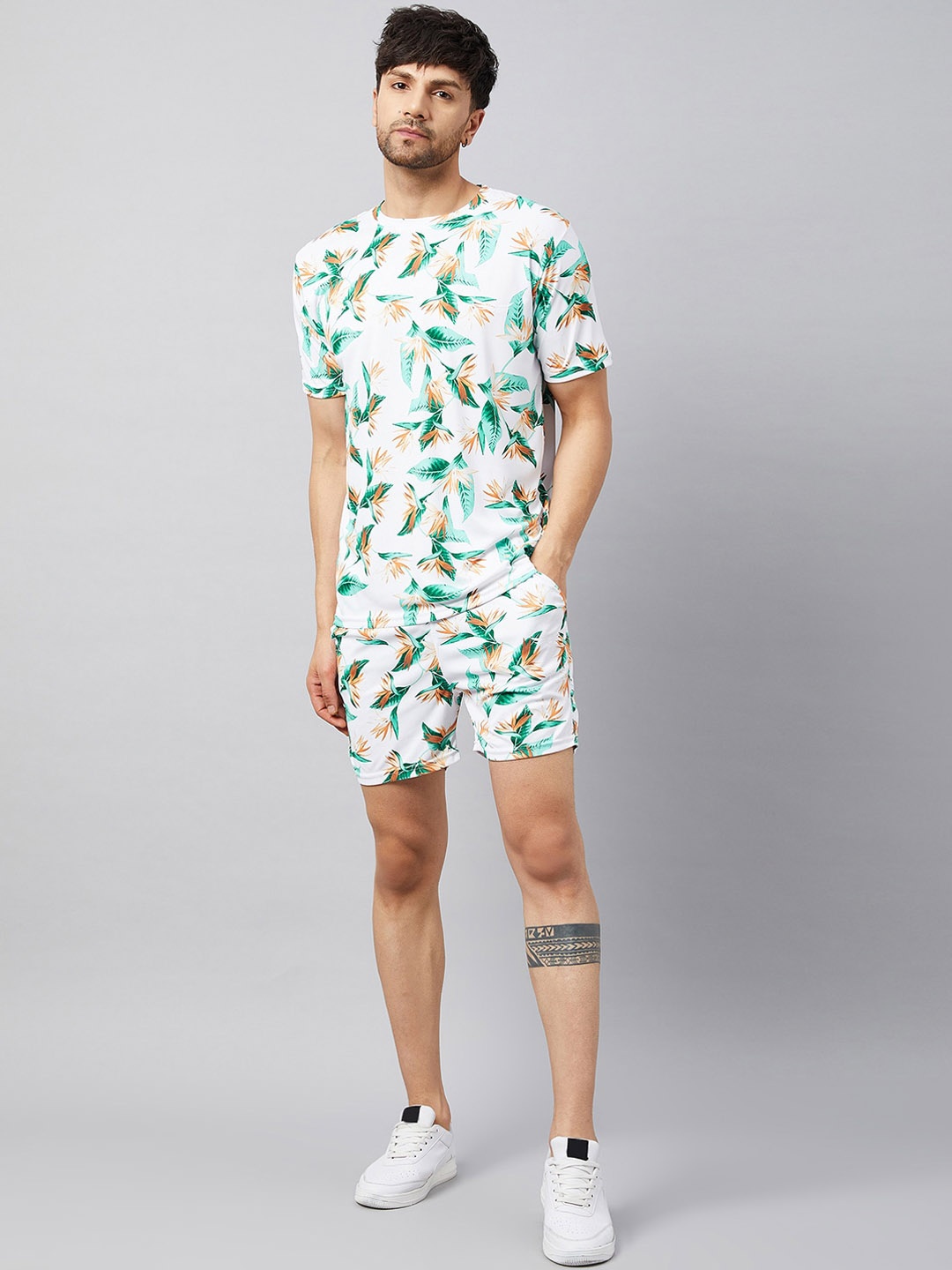 

CHROME & CORAL Floral Printed T-shirt With Shorts, White