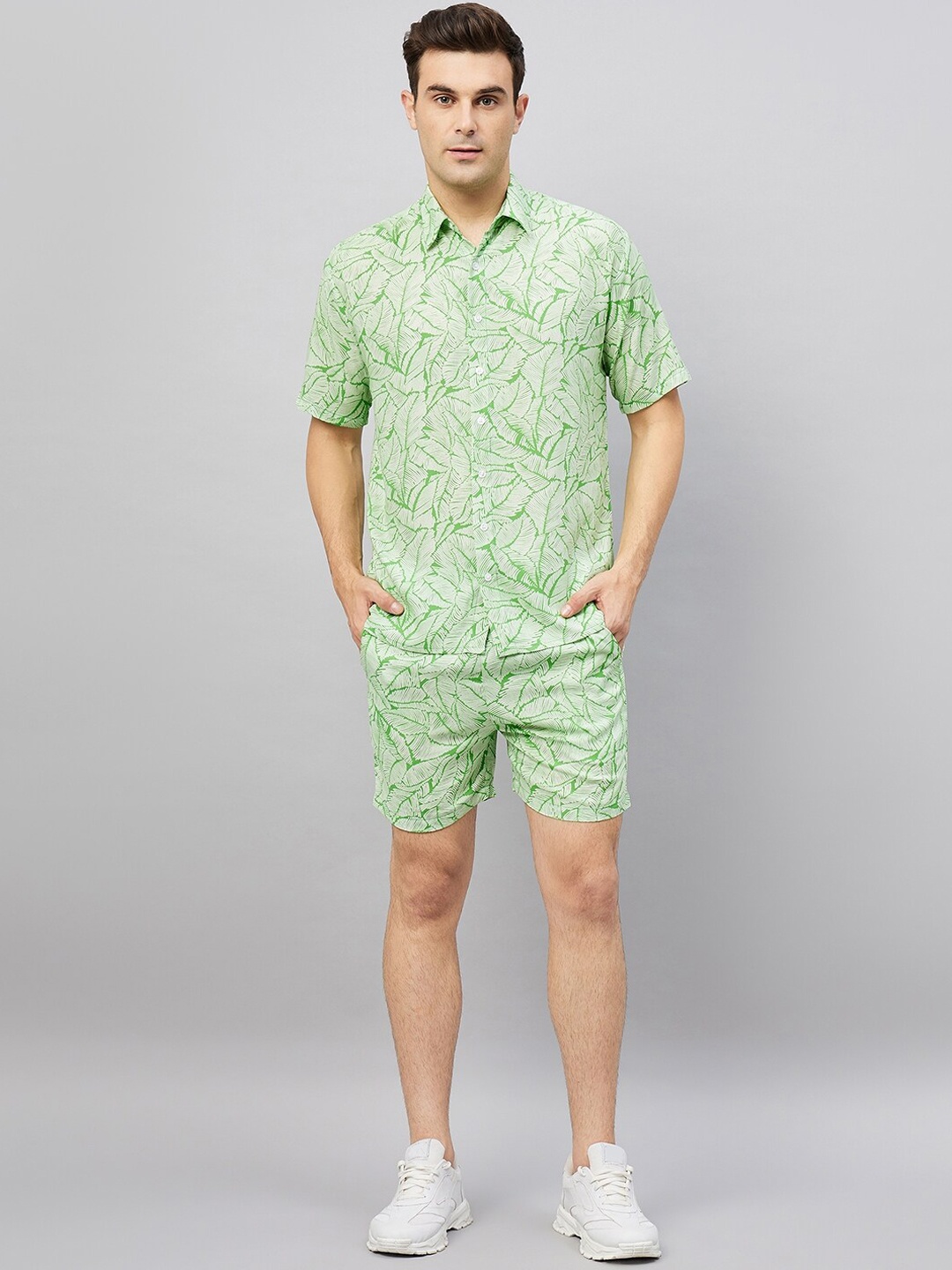 

CHROME & CORAL Floral Printed Shirt With Shorts, Green