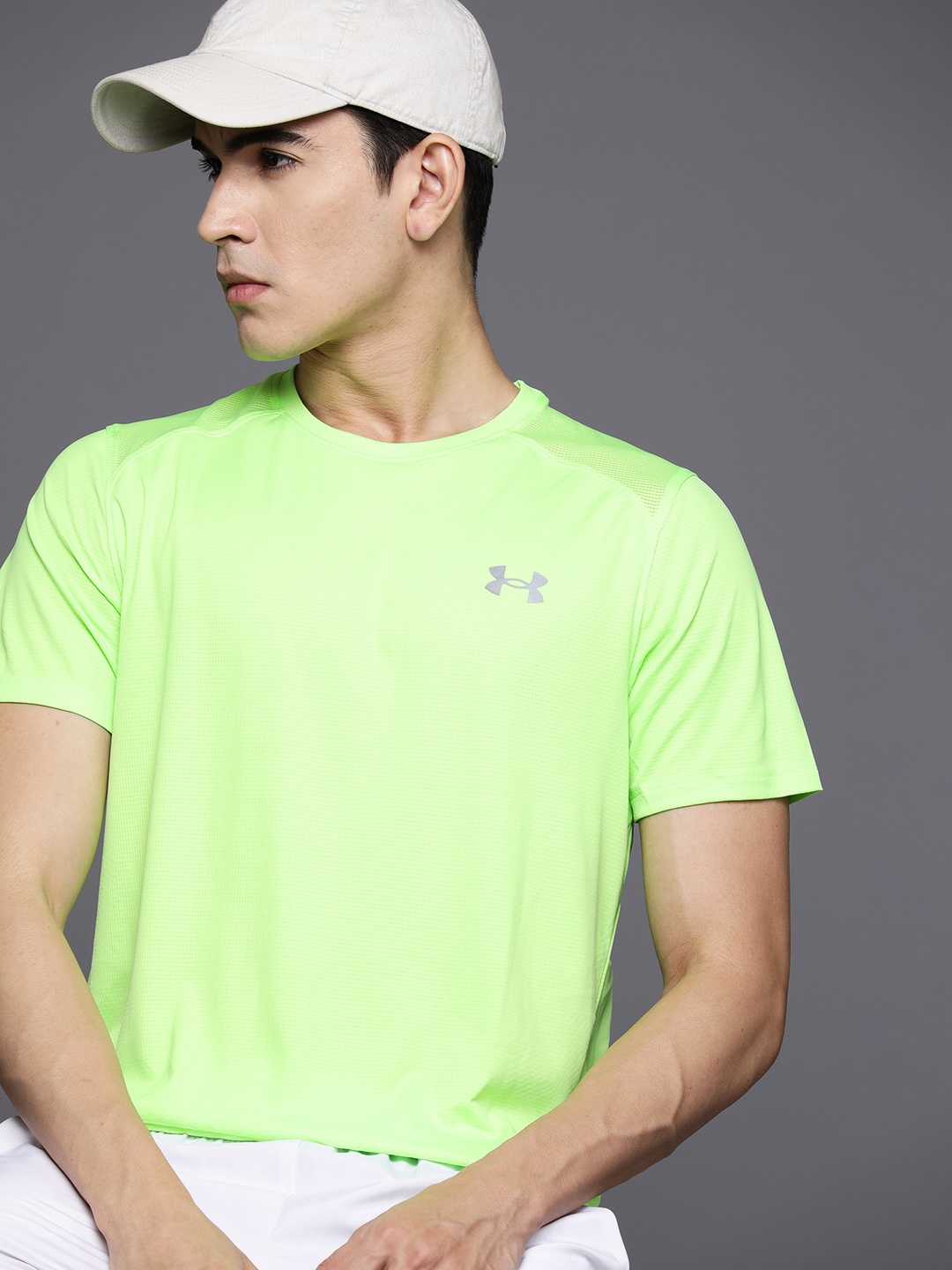 

UNDER ARMOUR Quick-Dry Coolswitch Loose Fit Sports T-shirt, Fluorescent green