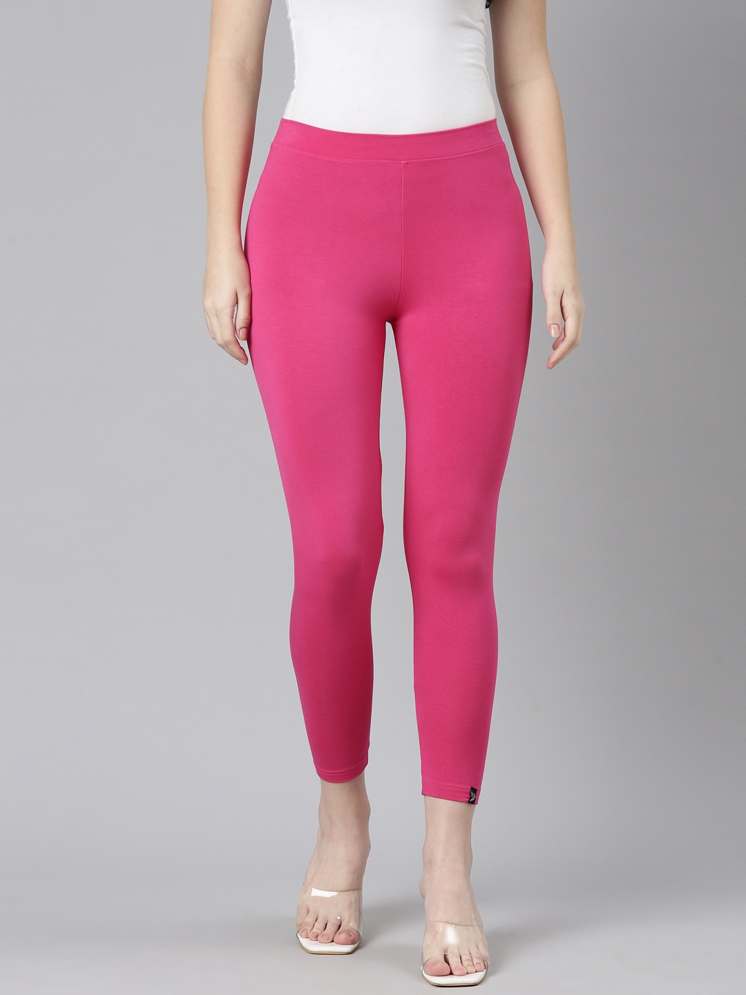 

Twin Birds Women Solid Skinny Fit High Ankle Cropped Leggings, Pink