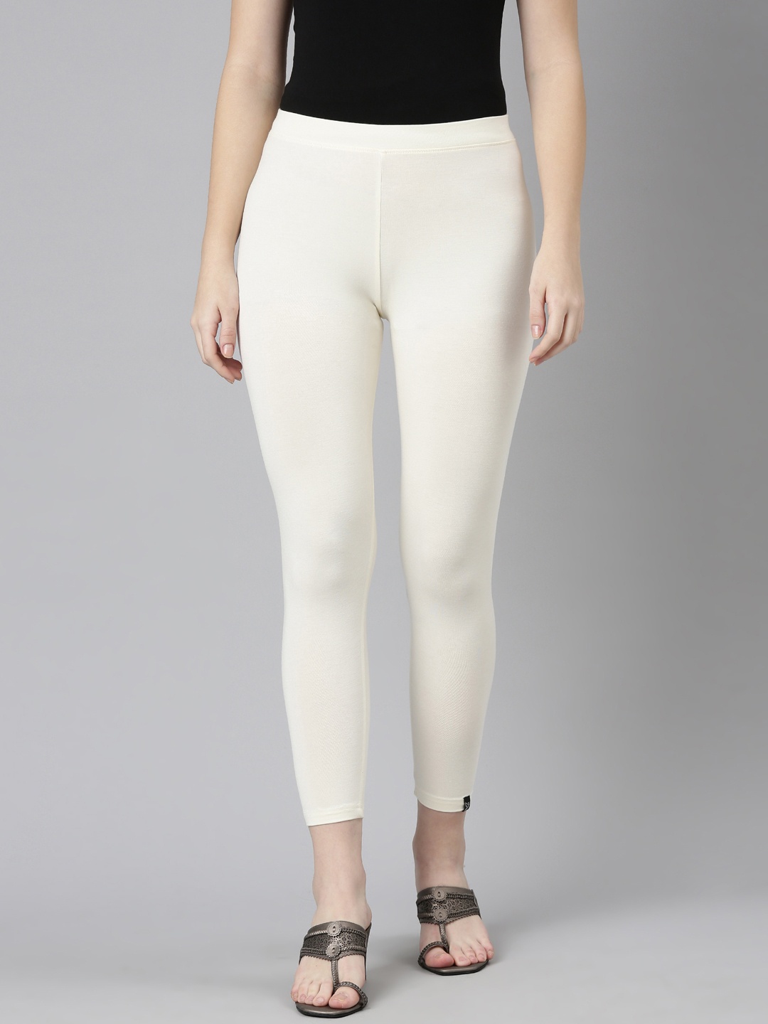 

Twin Birds Women Solid Skinny Fit High Ankle Cropped Leggings, Off white