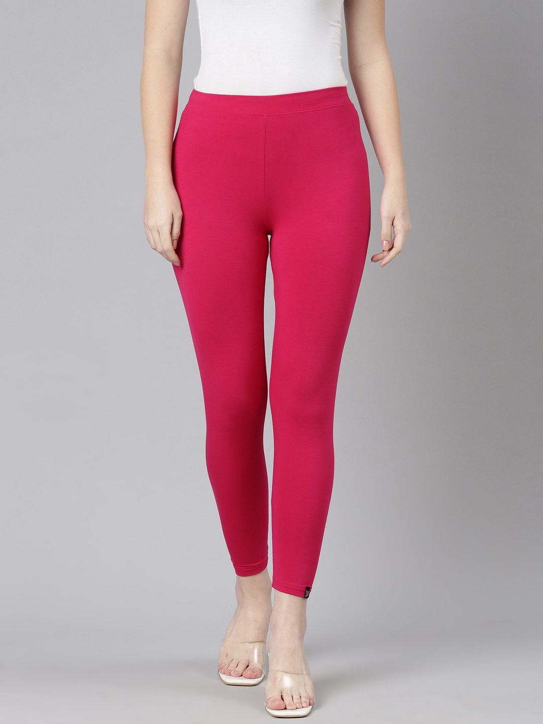 

Twin Birds Women Solid Skinny Fit High Ankle Cropped Leggings, Pink