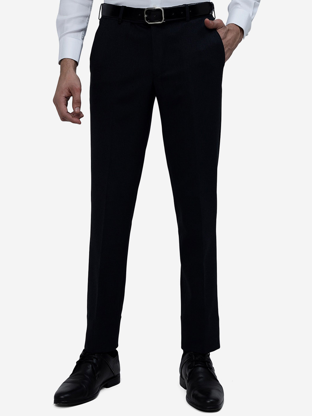 

JB STUDIO Men Slim Mid Rise plain Fit Woven Formal Trousers, Navy blue