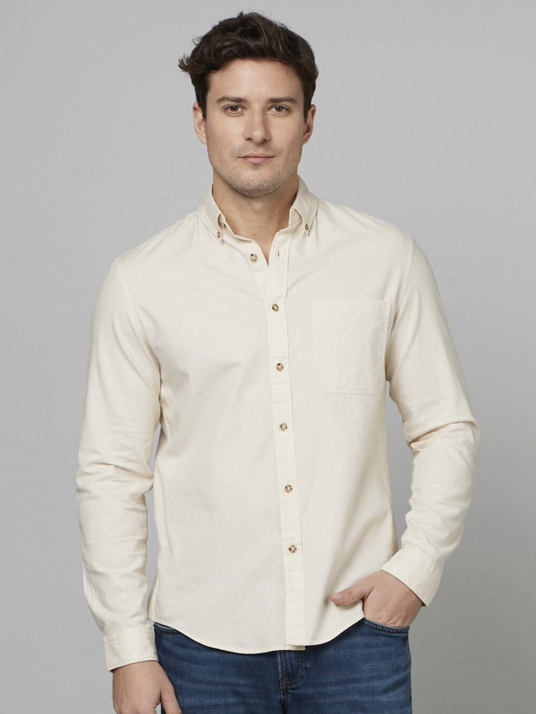 

Celio Men Classic Spread Collar Cotton Casual Shirt, Off white