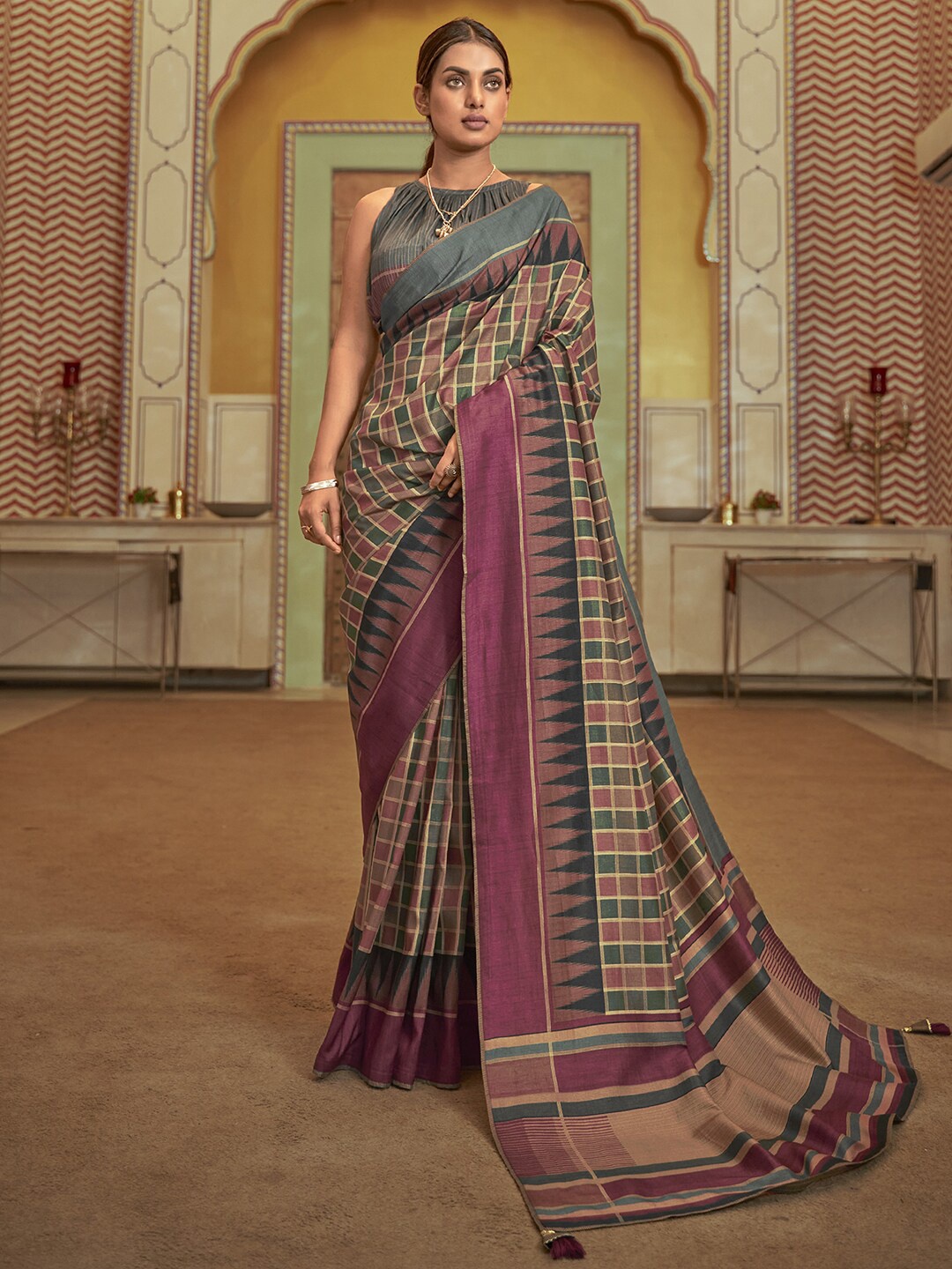 

Anouk Checked Zari Silk Blend Saree, Grey