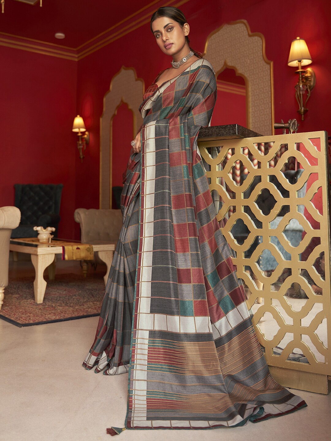 

Anouk Checked Silk Blend Saree, Grey