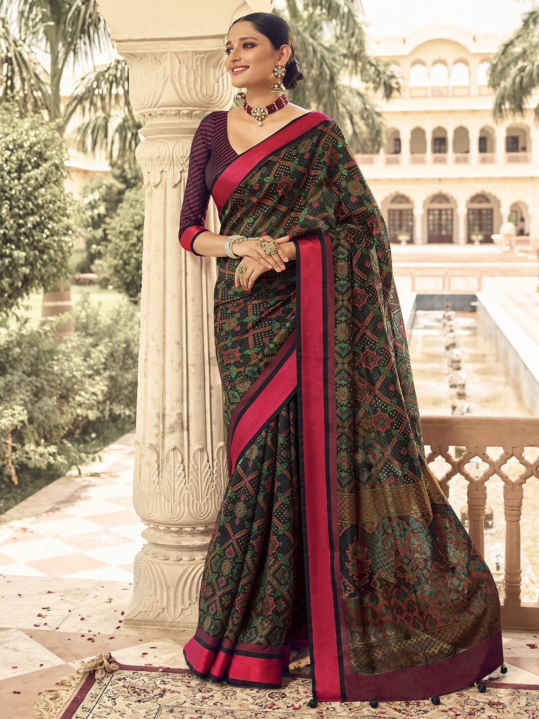 

Anouk Ethnic Motifs Printed Pure Georgette Bandhani Saree, Black