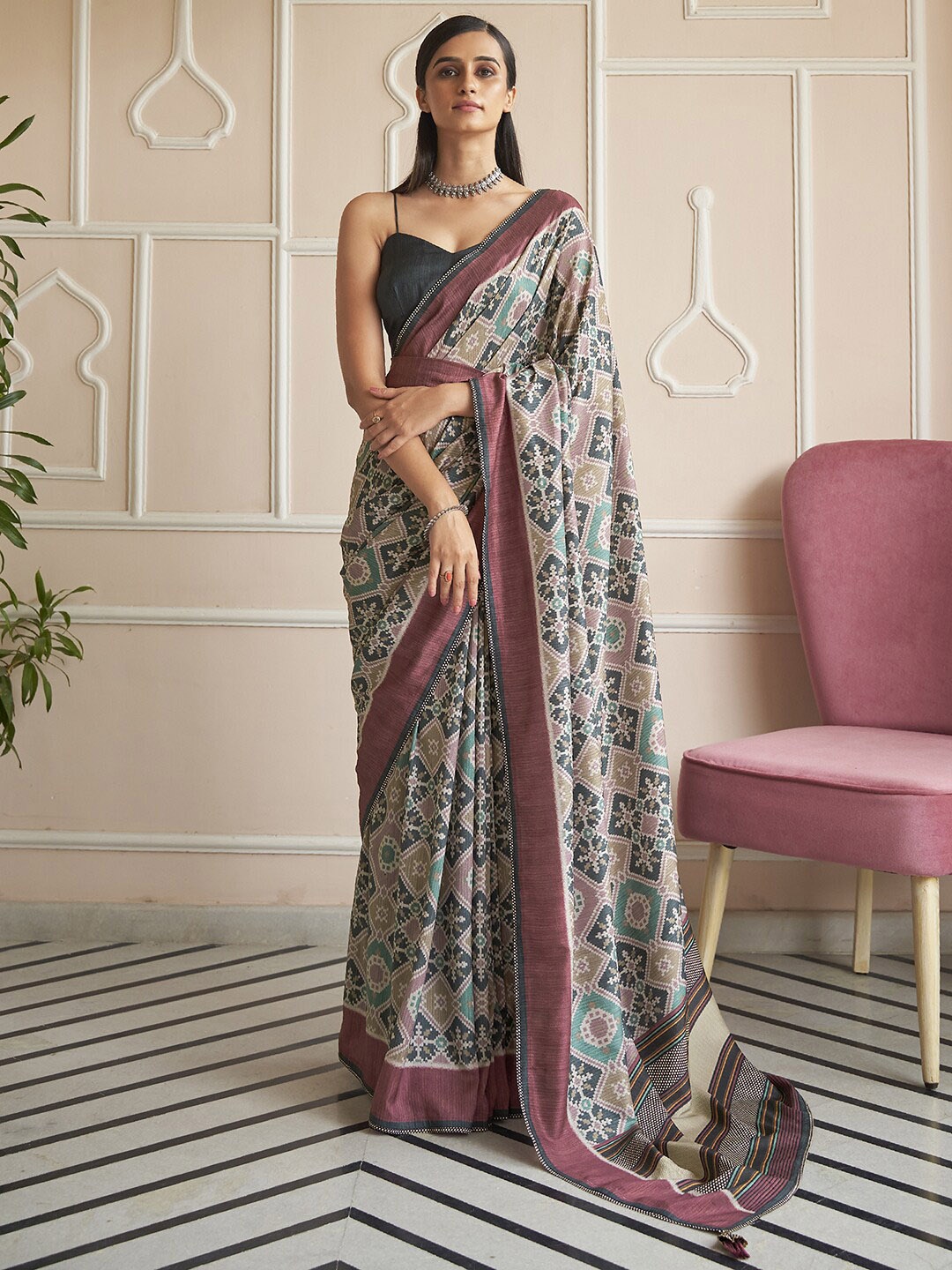 

Anouk Ethnic Motifs Printed Silk Blend Ikat Saree, Cream
