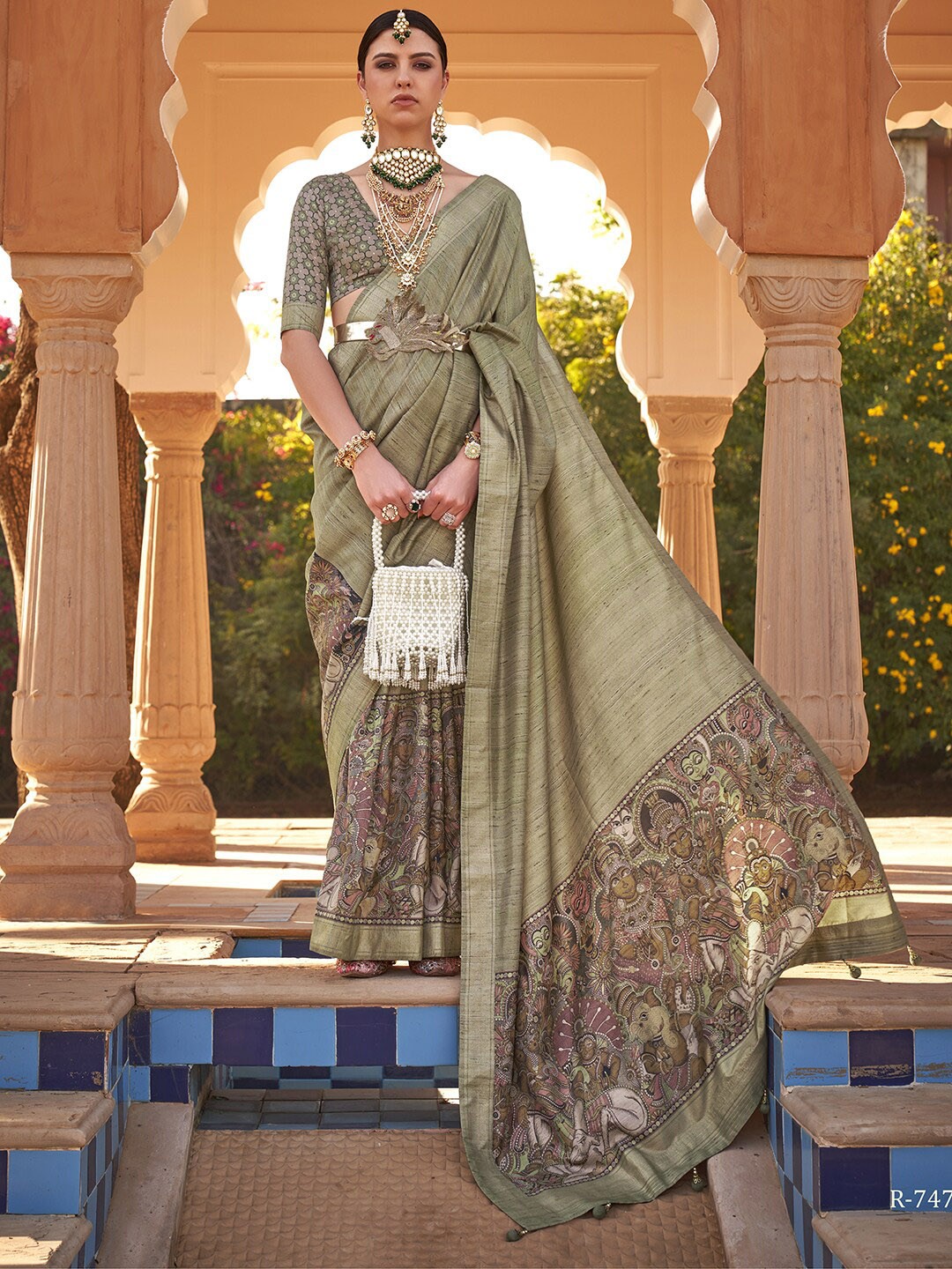 

Anouk Kalamkari Printed Zari Tussar Saree, Olive