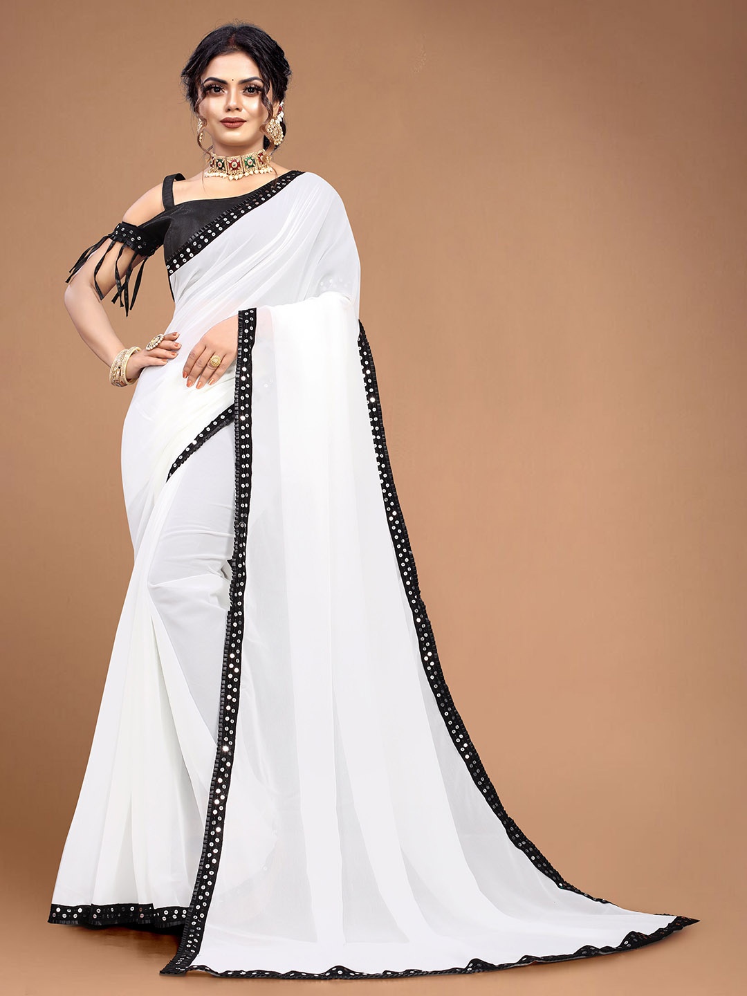 

MAGMINA Sequinned Embellished Border Pure Georgette Saree, White