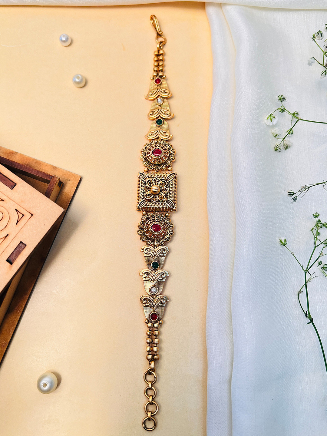 

ABDESIGNS Women Brass Antique Gold-Plated Link Bracelet