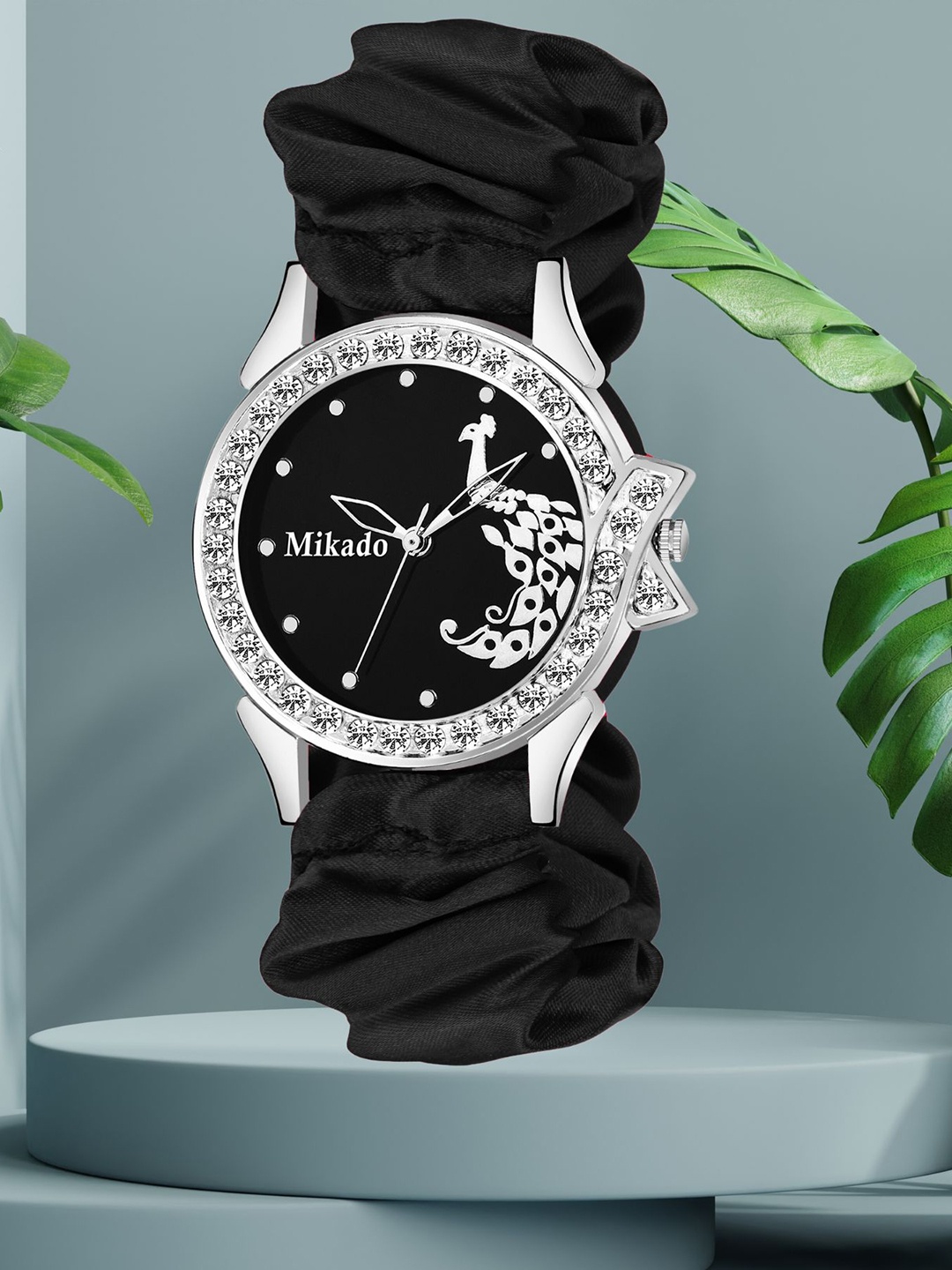 

Mikado Women Embellished Dia Analogue Watch Sophia Scrunchy, Black