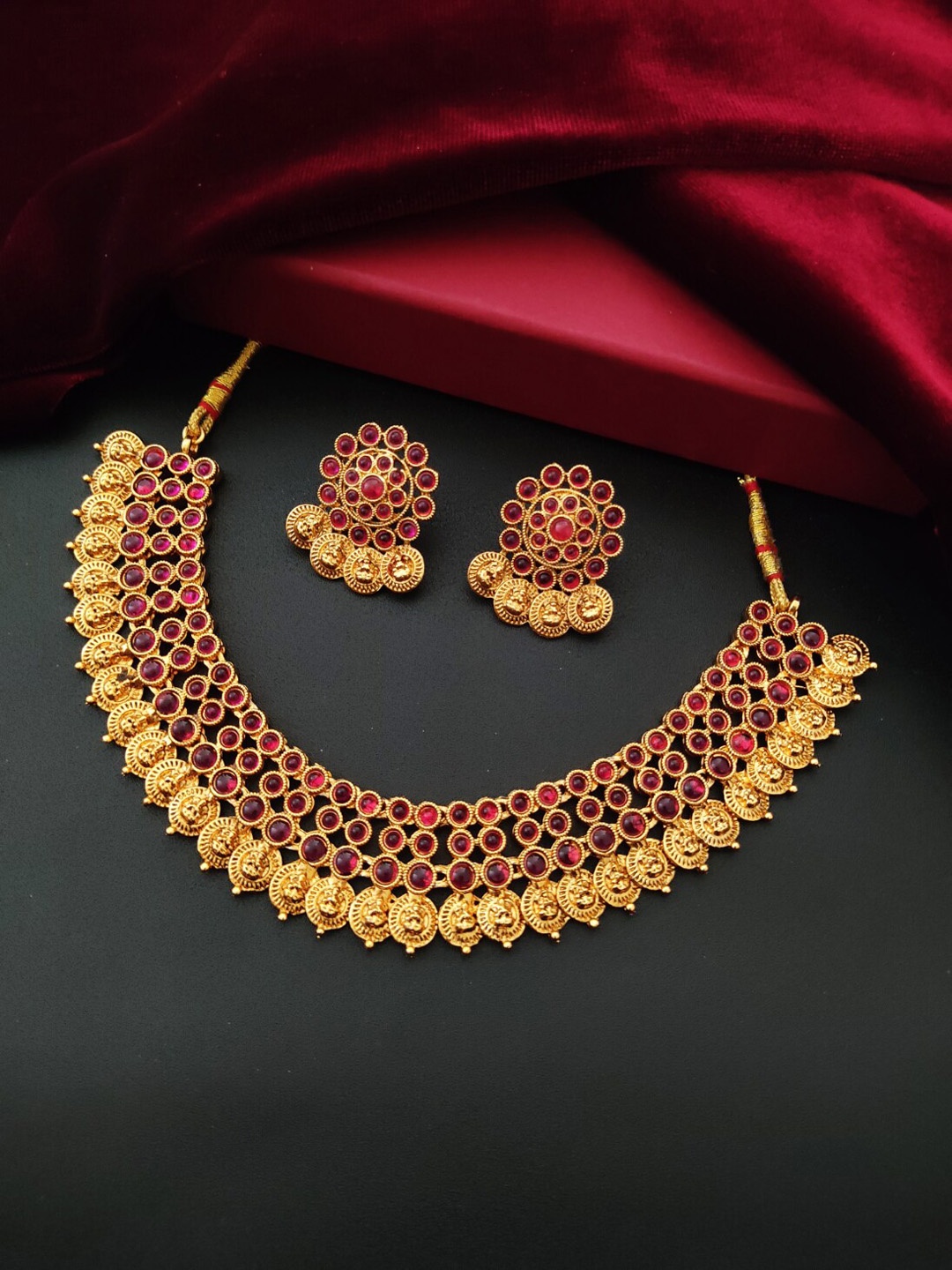 

Pihtara Jewels Gold-Plated Stone-Studded Jewellery Set