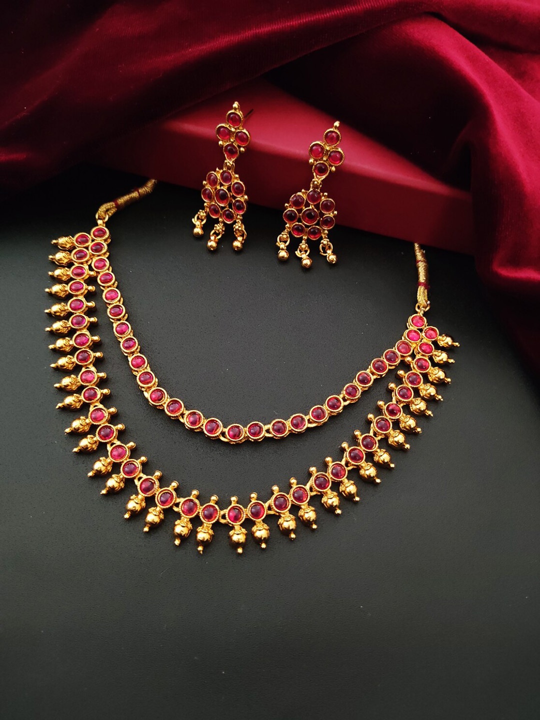 

Pihtara Jewels Gold-Plated Stone-Studded Jewellery Set
