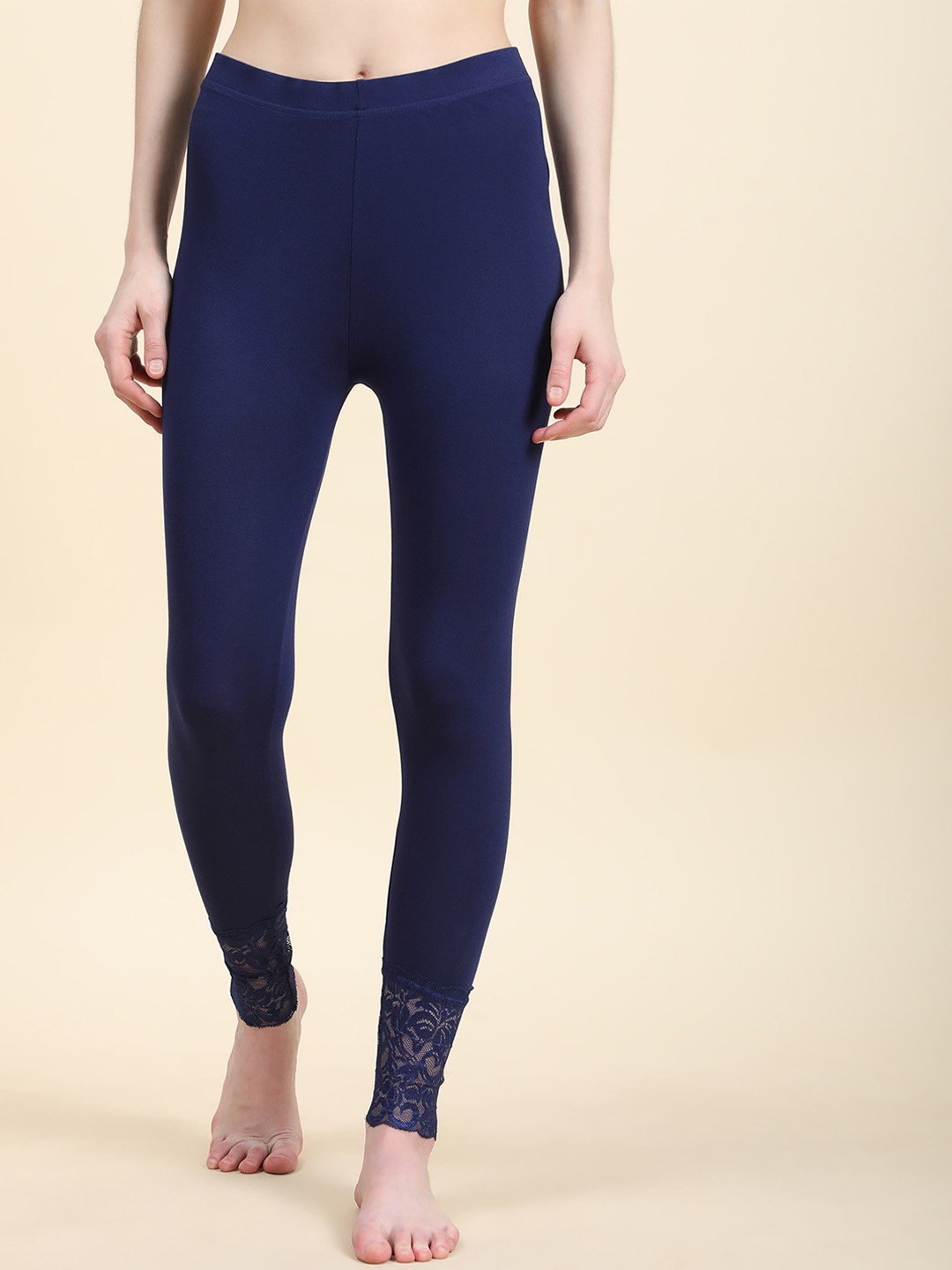 

Outflits Women Ankle- Length Laced Leggings, Navy blue