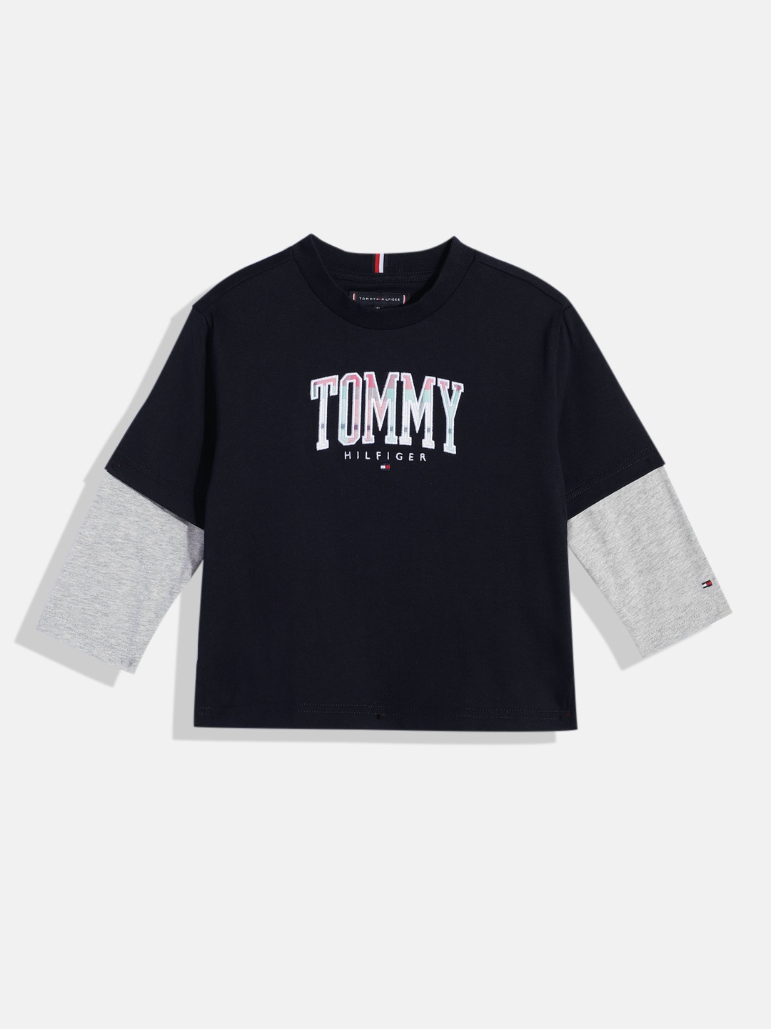 

Tommy Hilfiger Boys Brand Logo Embroidered Doctor Sleeves Pure Cotton Sustainable T-shirt, Navy blue