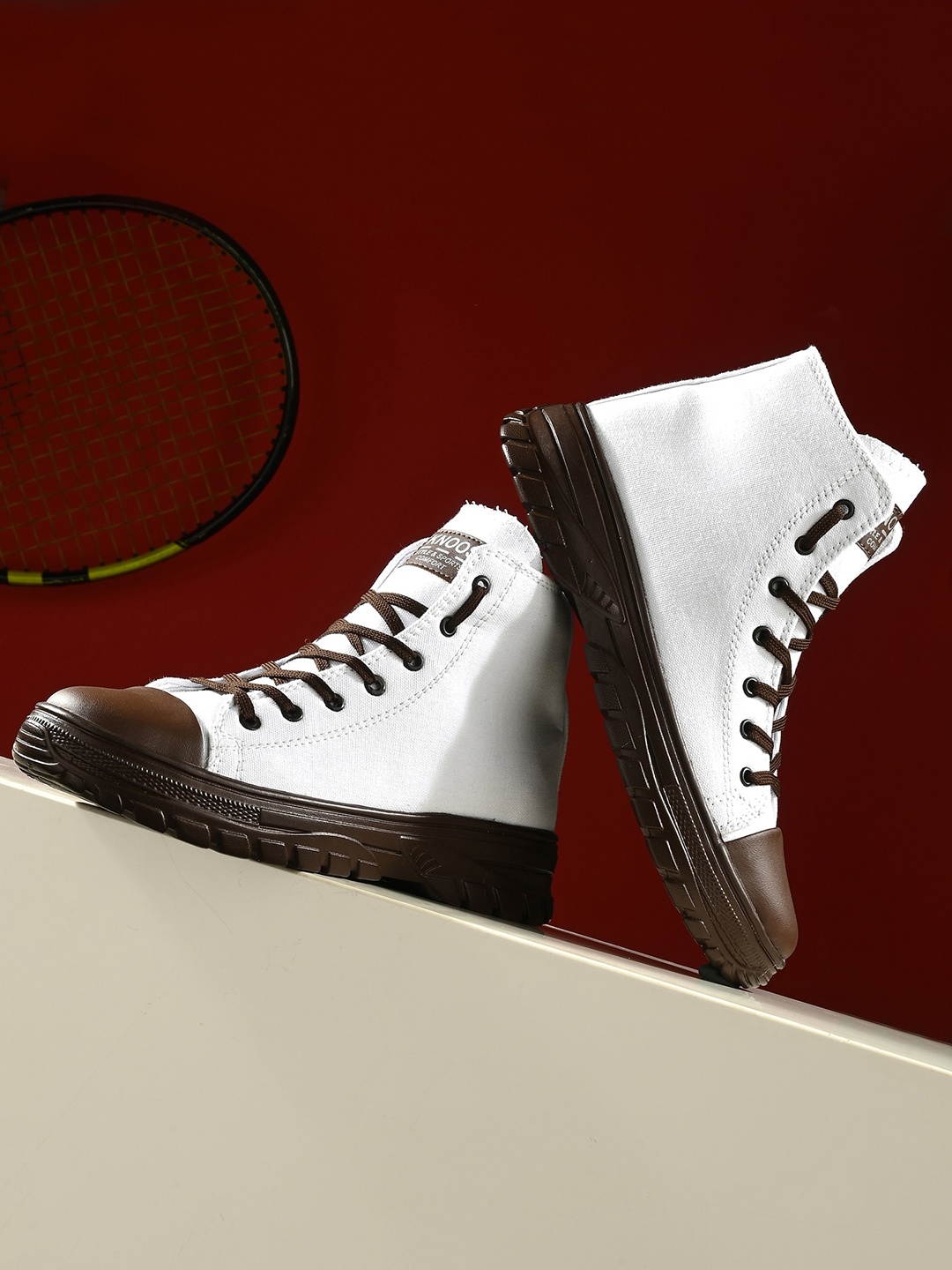

knoos Men Lightweight Mid-Top Sneakers, White