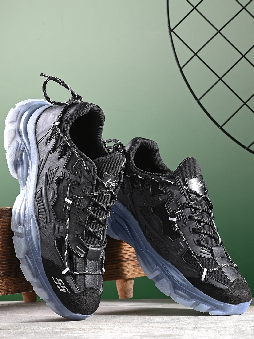 

knoos Men Textured Lightweight Sneakers, Black