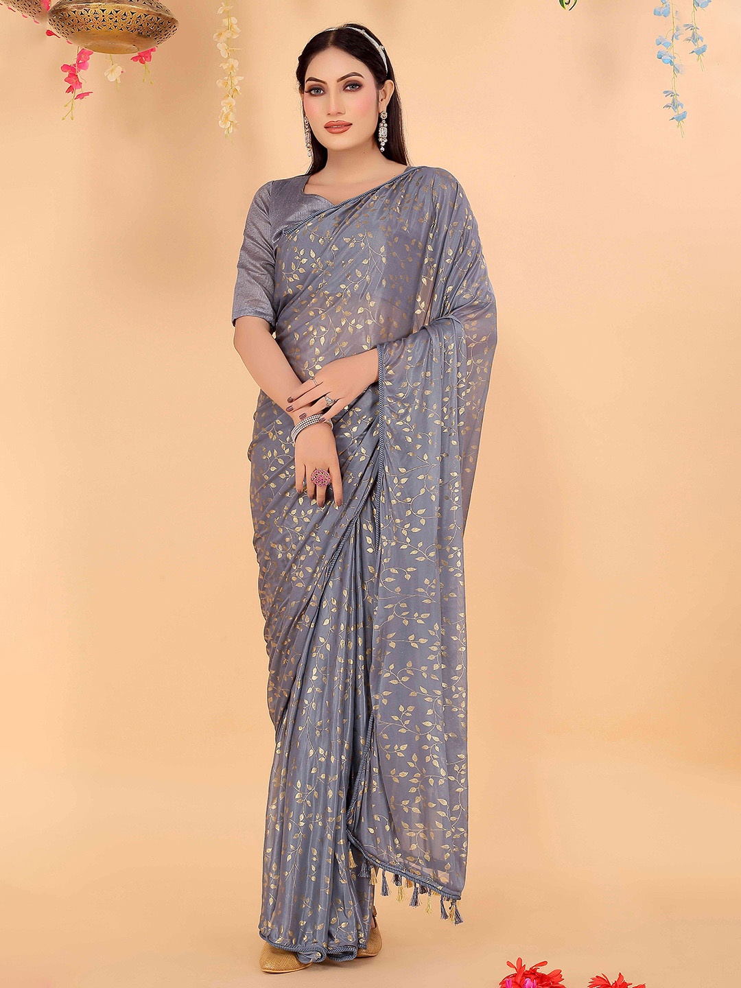 

KALINI Floral Printed Lycra Saree, Grey