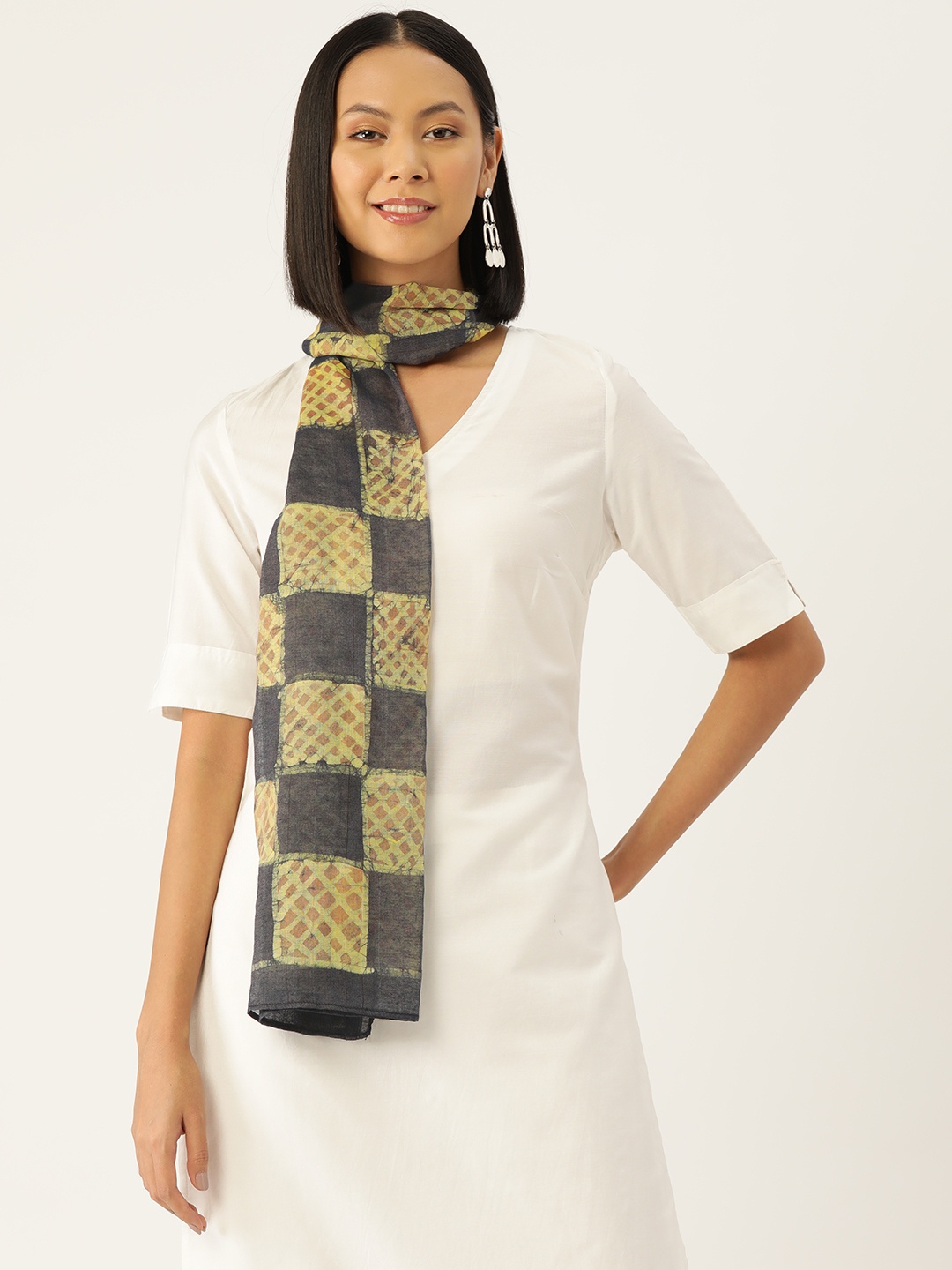 

ArtEastri Women Geometric Printed Stole, Black