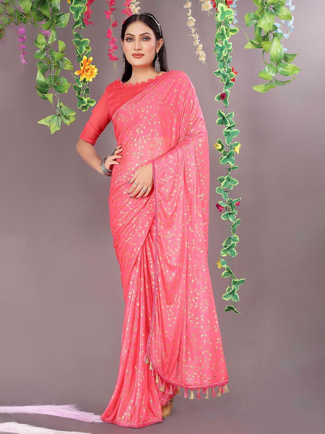 

SAADHVI Floral Printed Saree, Peach