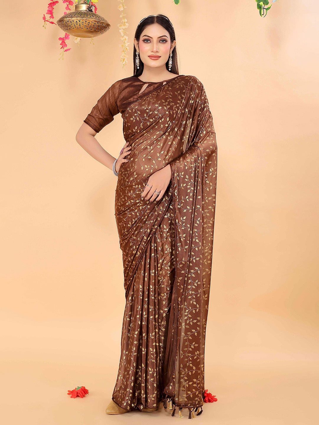 

SAADHVI Floral Printed Saree, Brown