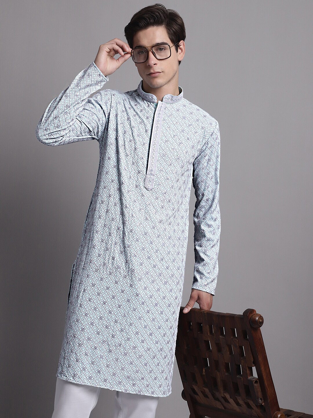 

Jompers Chikankari Embroidered Thread Work Pure Cotton Kurta With Pyjamas, Blue