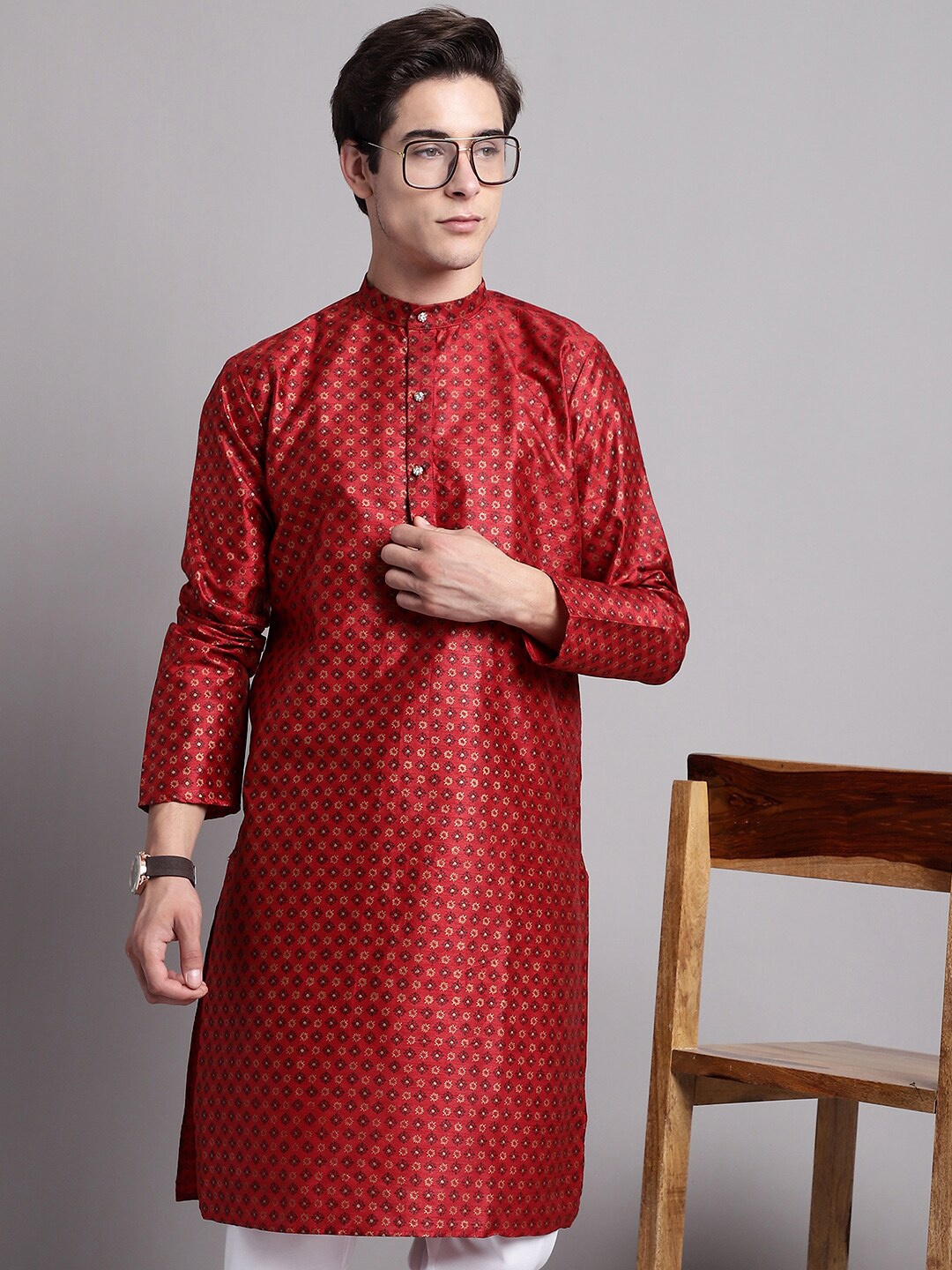 

Jompers Ethnic Motifs Printed Regular Kurta with Pyjamas, Maroon
