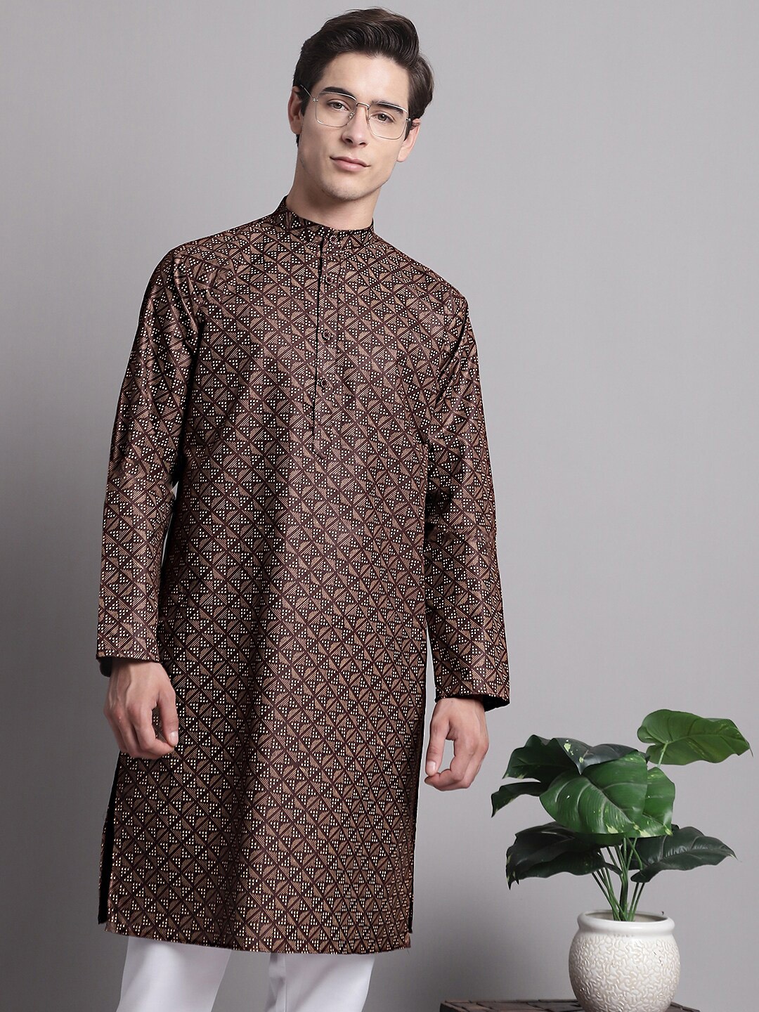 

Jompers Geometric Printed Regular Pure Cotton Kurta with Pyjamas, Coffee brown