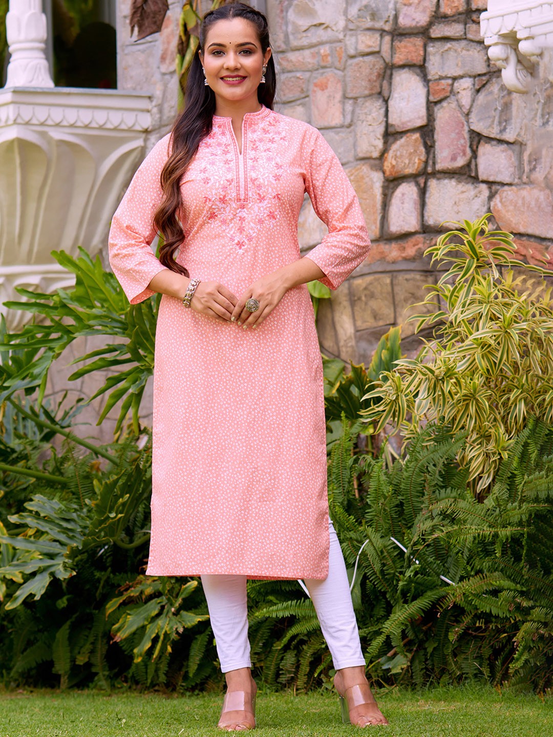 

Sangria Mandarin Embroidered Thread Work Cotton Kurta, Peach