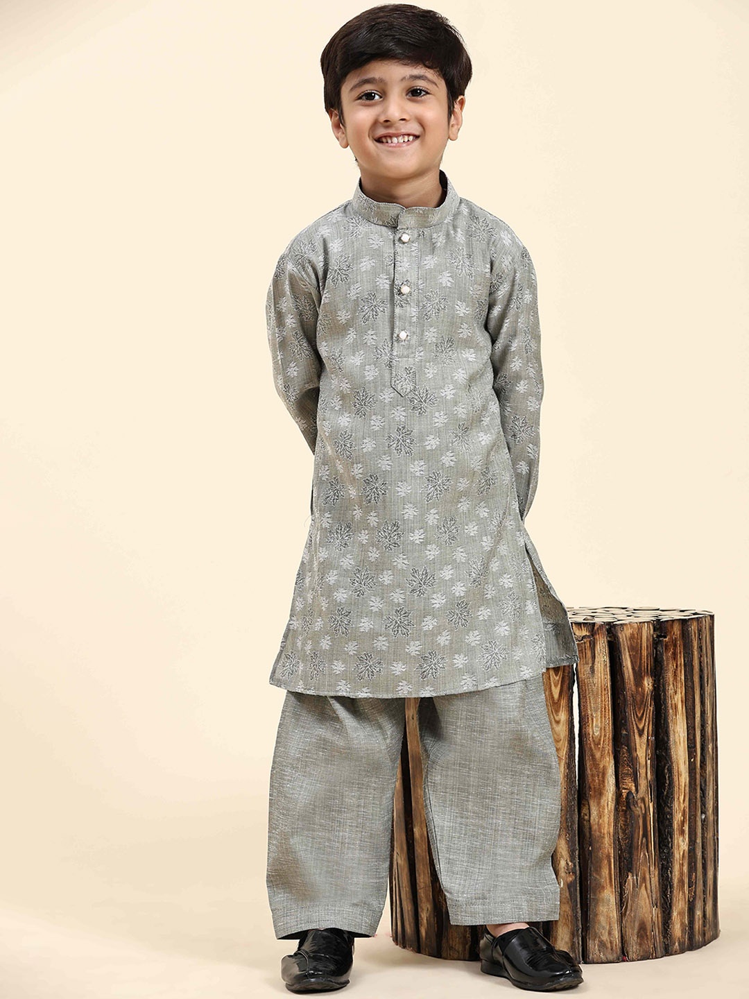 

Pro-Ethic STYLE DEVELOPER Boys Floral Regular Kurta with Salwar, Grey