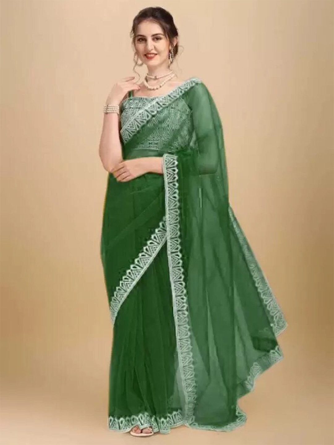 

VILLAGIUS Embroidered Net Saree, Green