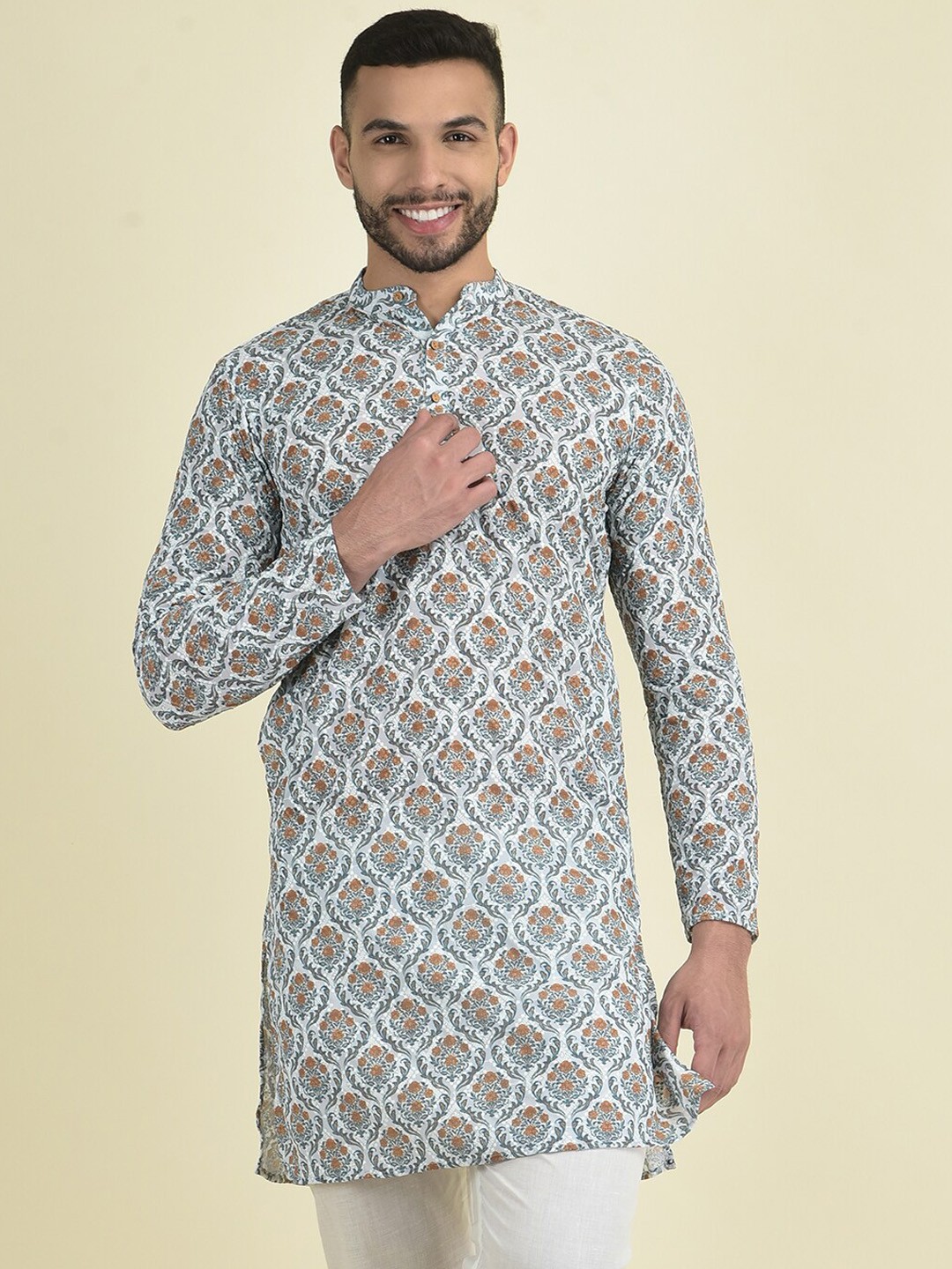 

DEYANN Ethnic Motifs Embroidered Thread Work Mandarin Collar Georgette Kurta, White