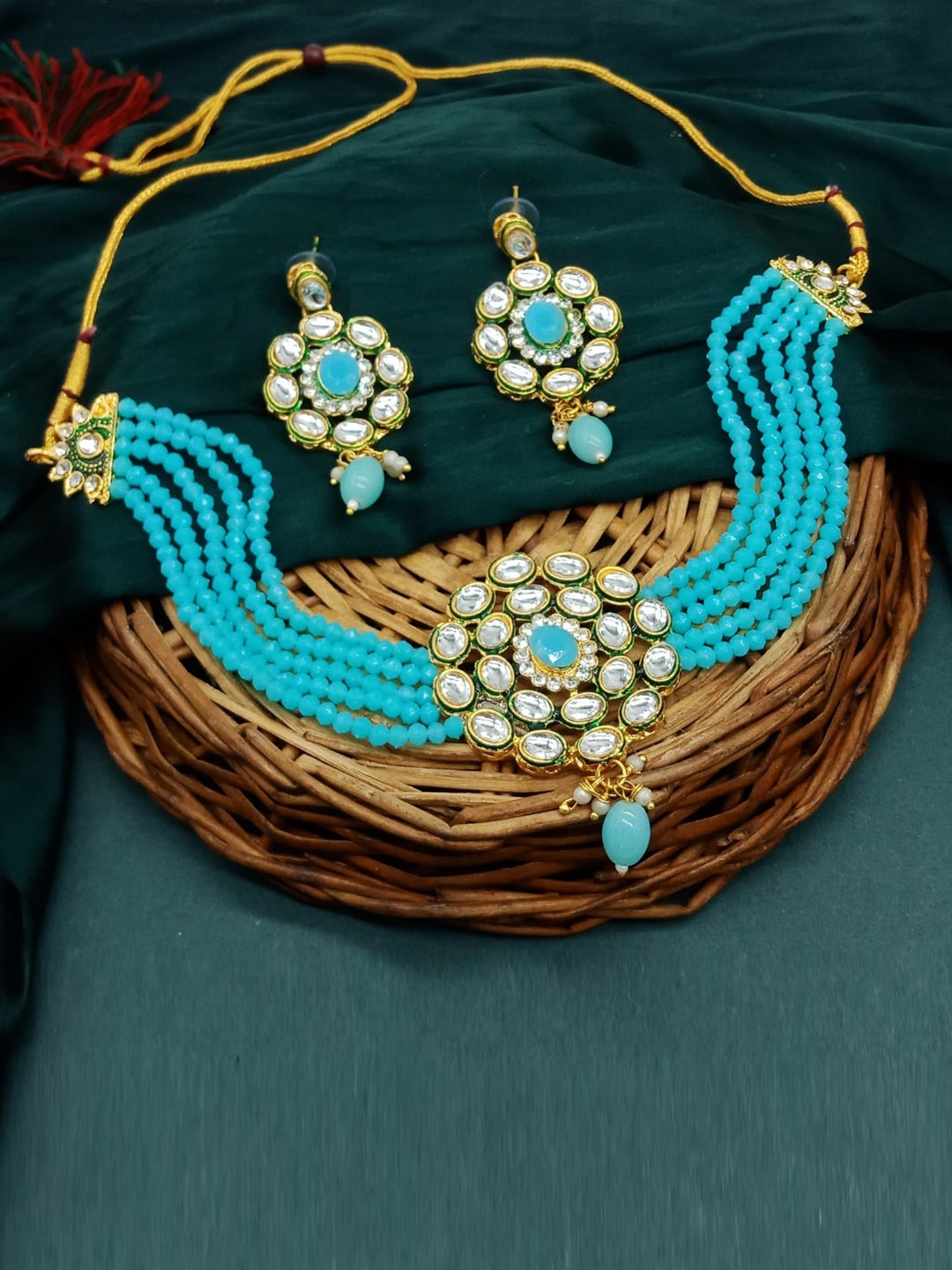 

AASHISH IMITATION Gold-Plated Kundan-Studded & Beaded Choker Jewellery Set