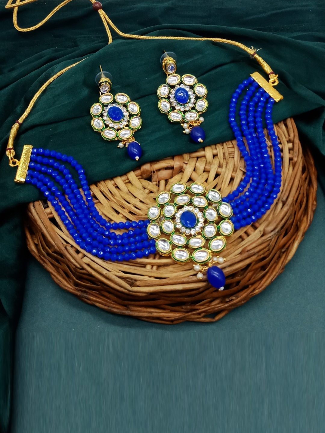 

AASHISH IMITATION Gold-Plated Stone Studded & Beaded Jewellery Set