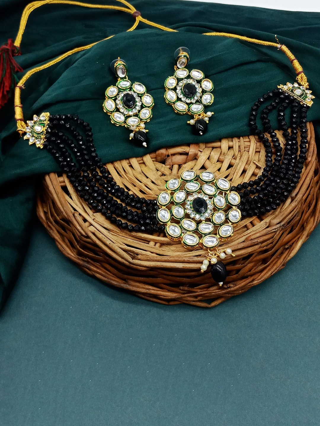 

AASHISH IMITATION Gold-Plated Stone Studded & Beaded Jewellery Set, Black